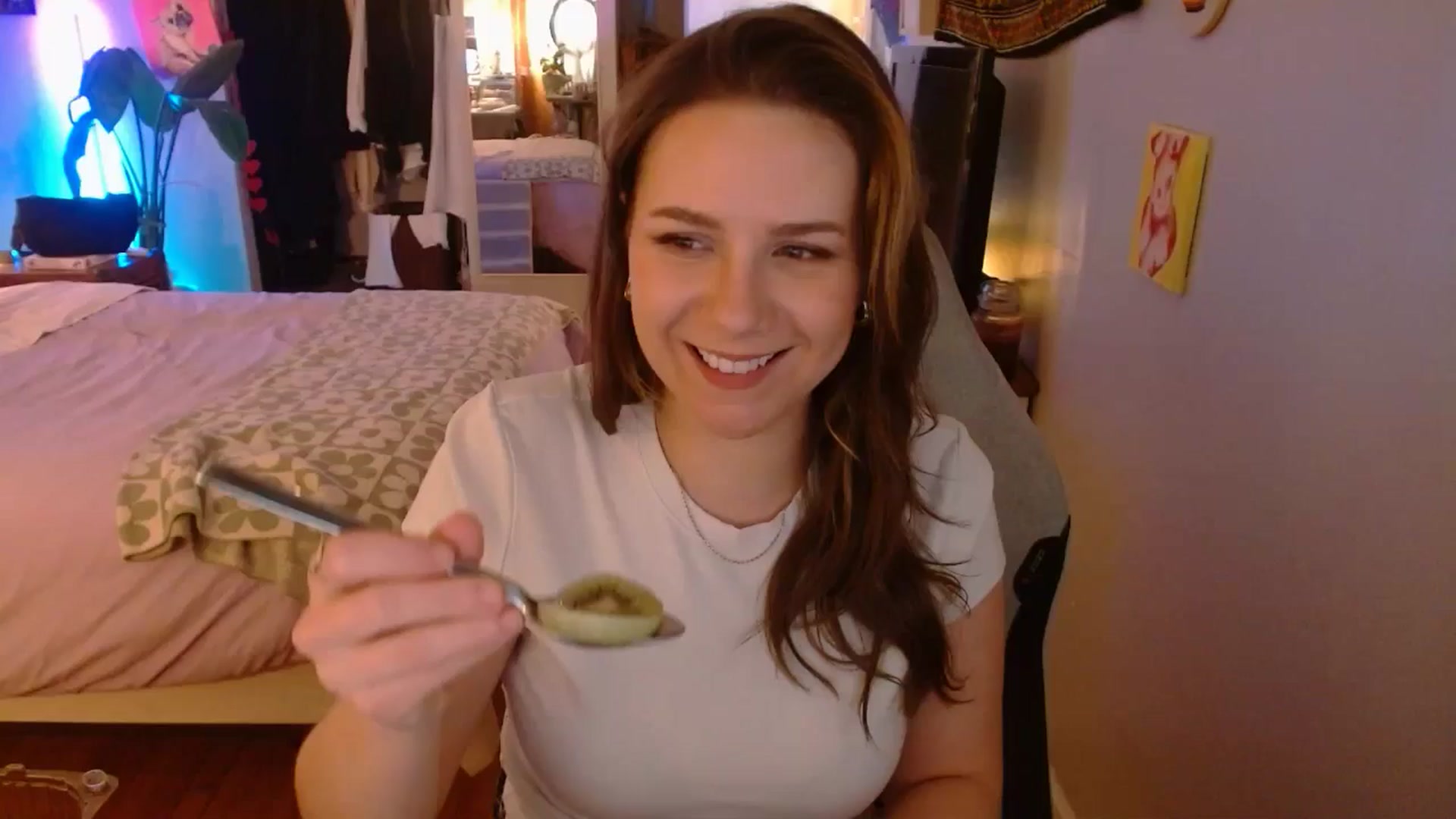 Gallery image thumbnail from Sweetestlilly's myfreecams stream on, 01/17/2025, 04:19 image 15 of 20