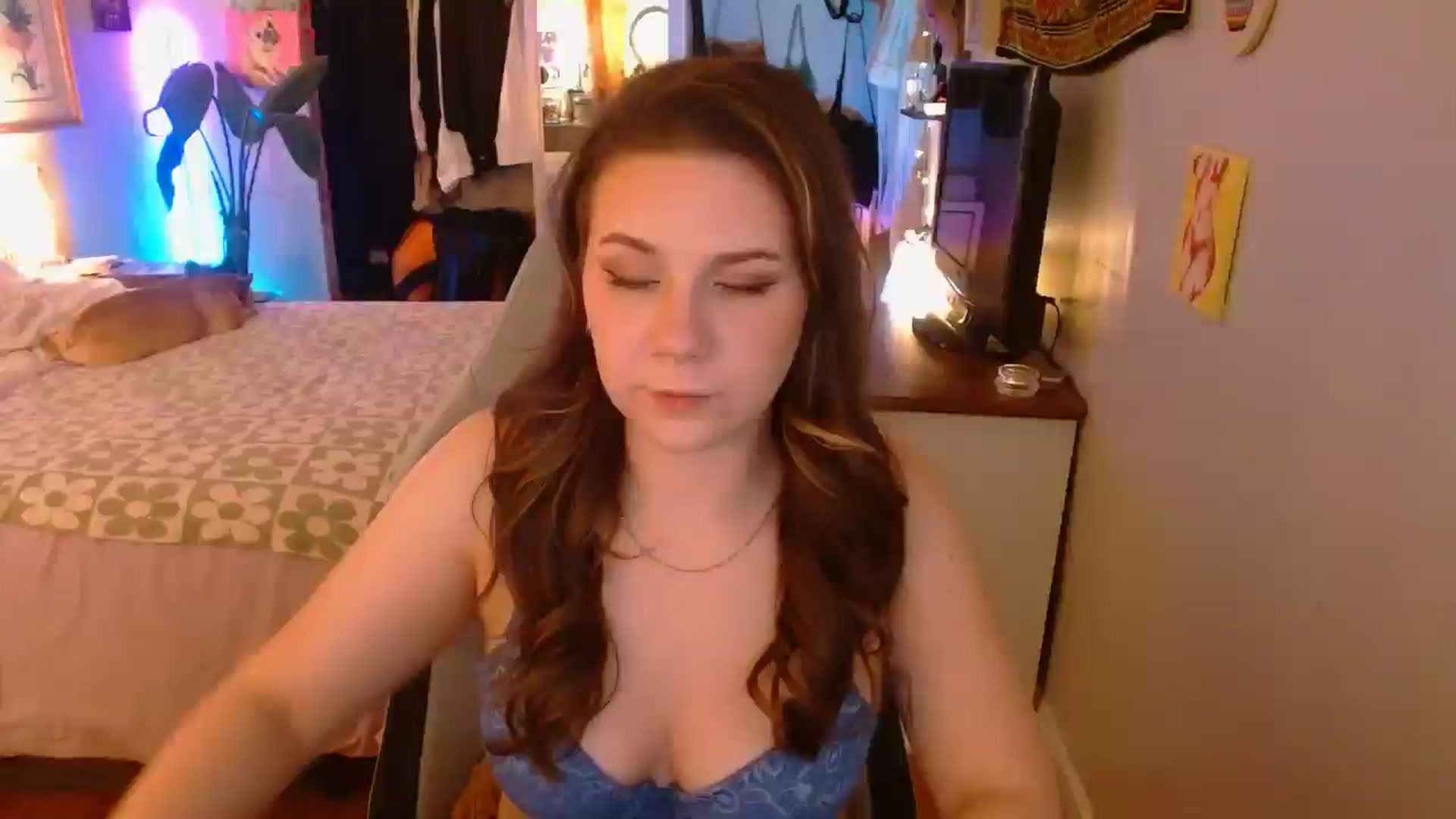 Gallery image thumbnail from Sweetestlilly's myfreecams stream on, 02/04/2025, 03:32 image 12 of 20