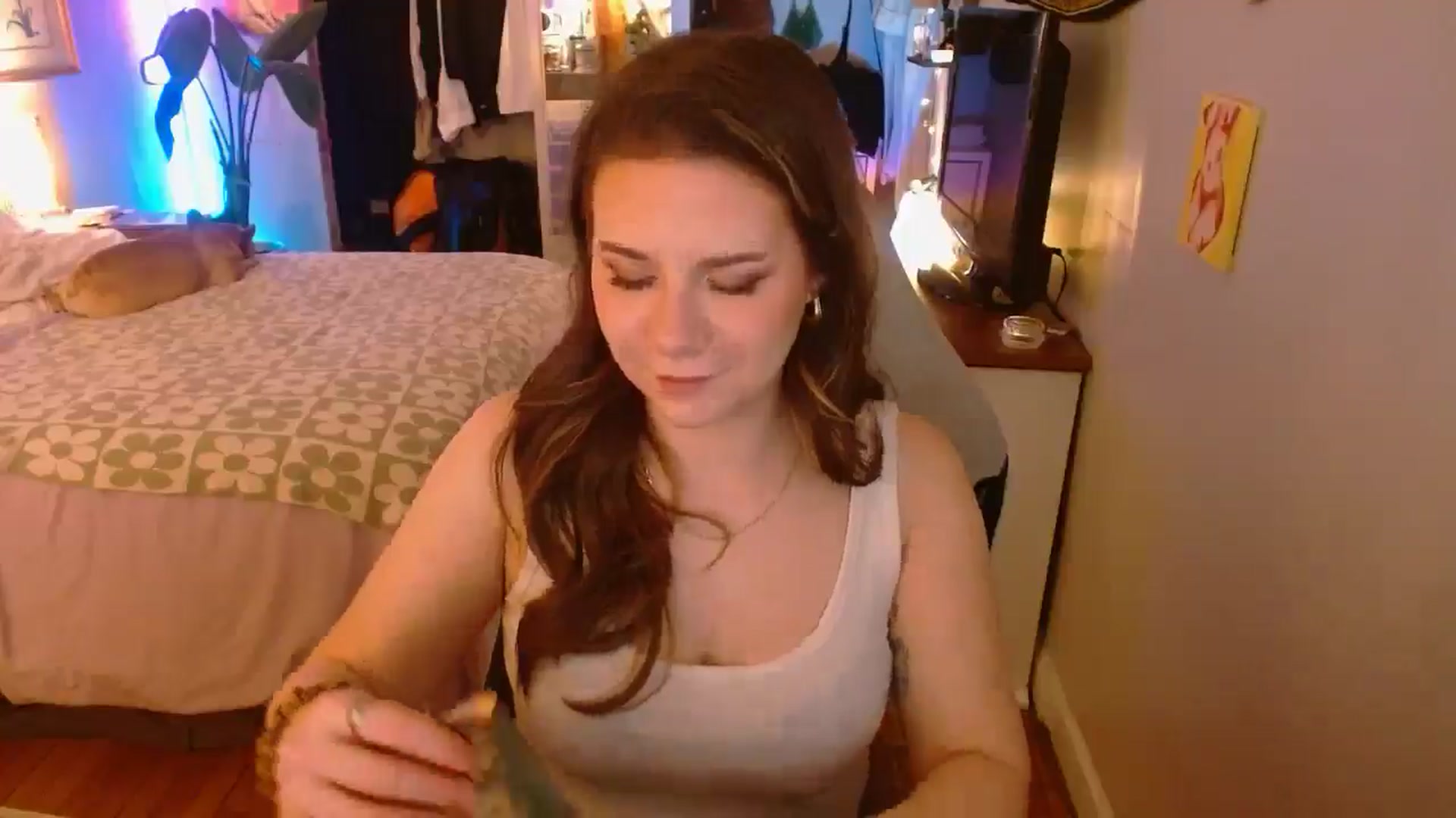Gallery image thumbnail from Sweetestlilly's myfreecams stream on, 02/04/2025, 03:32 image 6 of 20