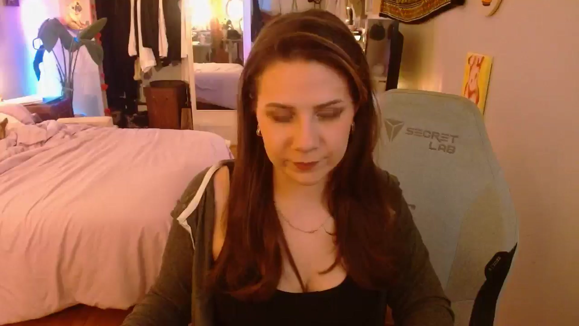 Gallery image thumbnail from Sweetestlilly's myfreecams stream on, 02/19/2025, 03:31 image 14 of 20