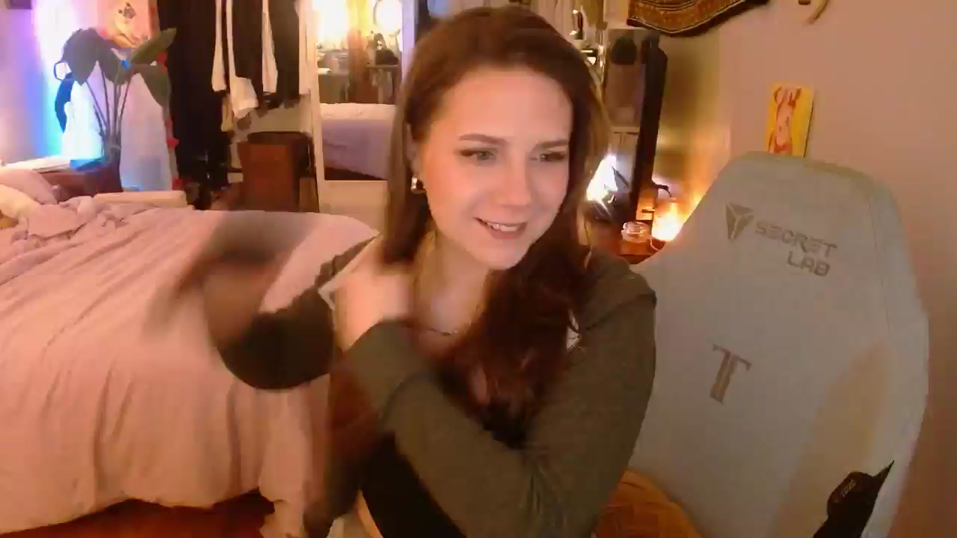Gallery image thumbnail from Sweetestlilly's myfreecams stream on, 02/19/2025, 03:31 image 6 of 20