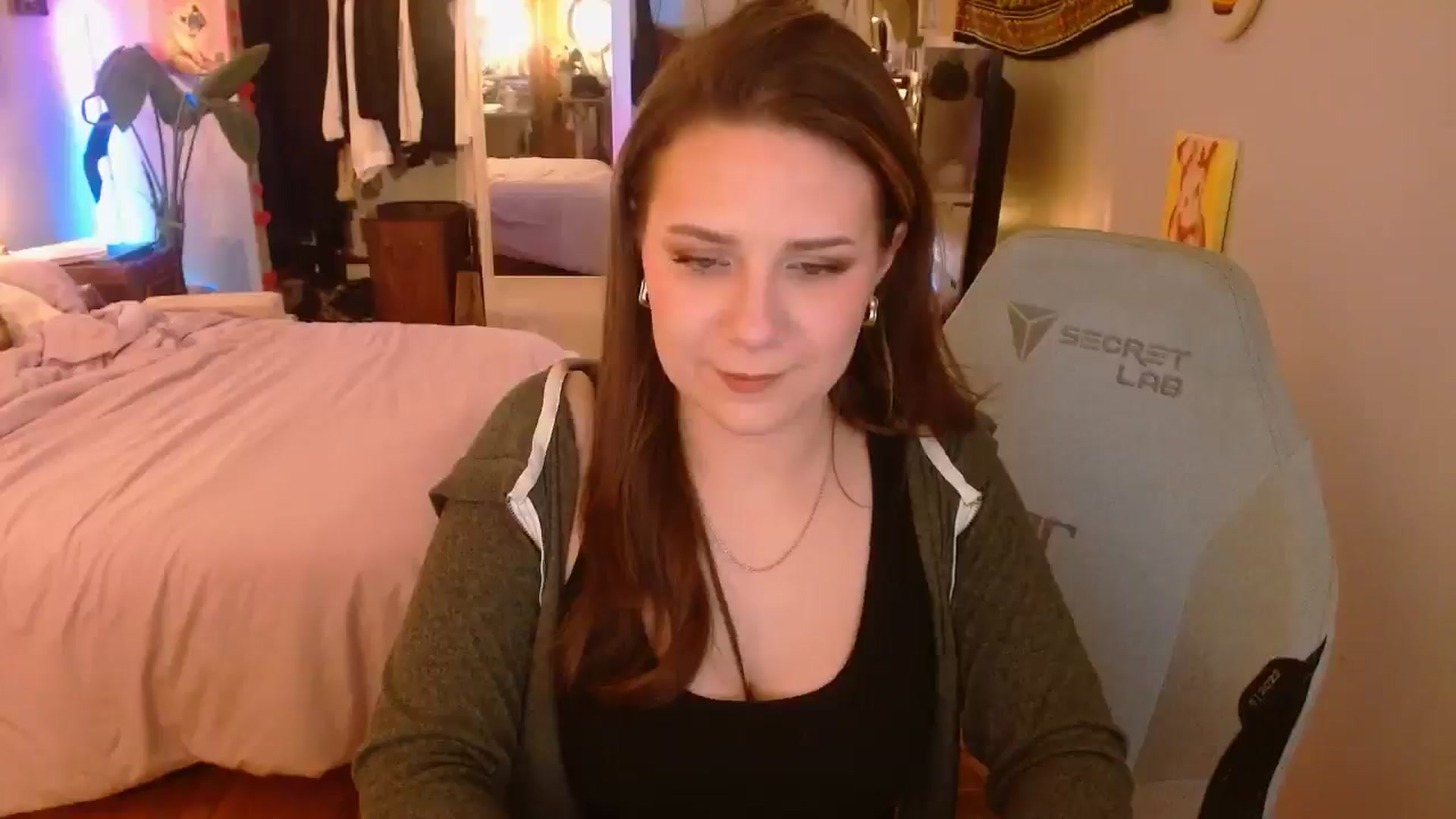 Gallery image thumbnail from Sweetestlilly's myfreecams stream on, 02/19/2025, 03:31 image 19 of 20