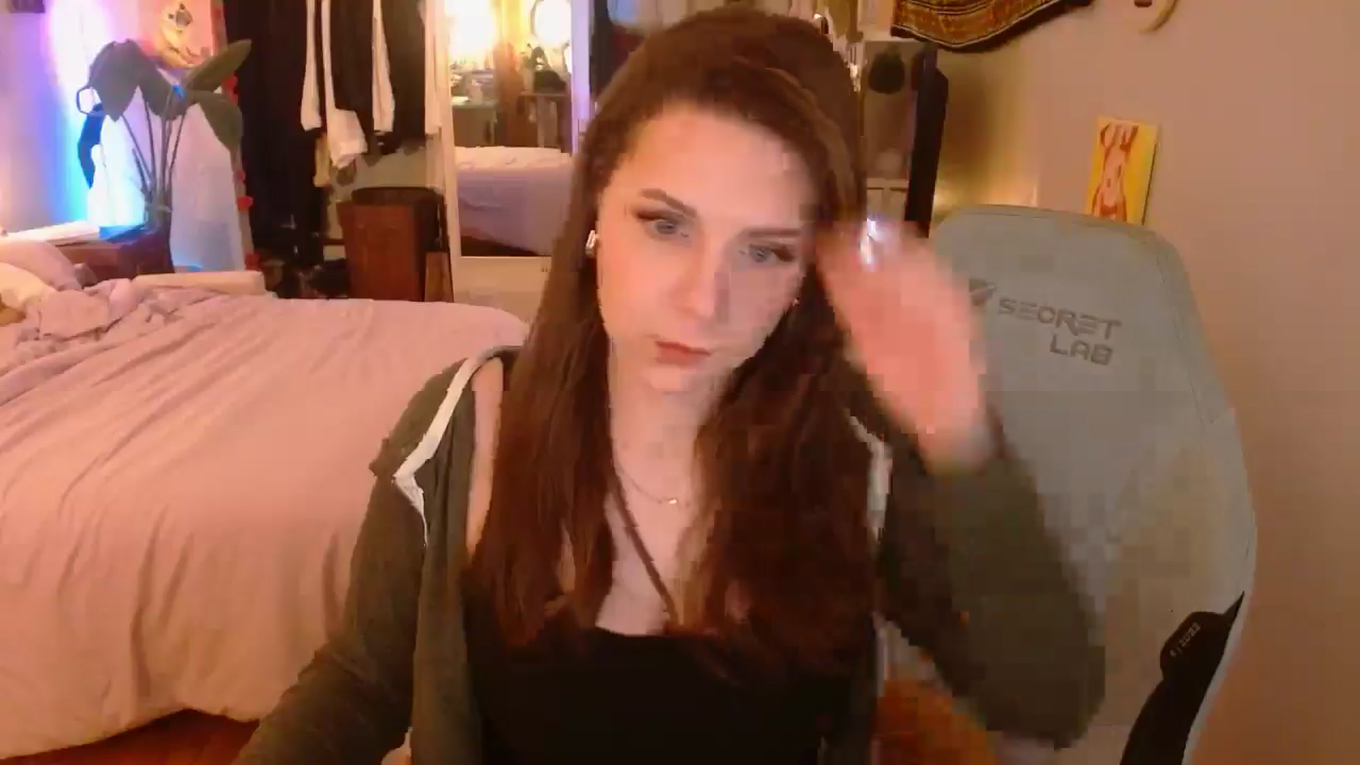 Gallery image thumbnail from Sweetestlilly's myfreecams stream on, 02/19/2025, 03:31 image 7 of 20