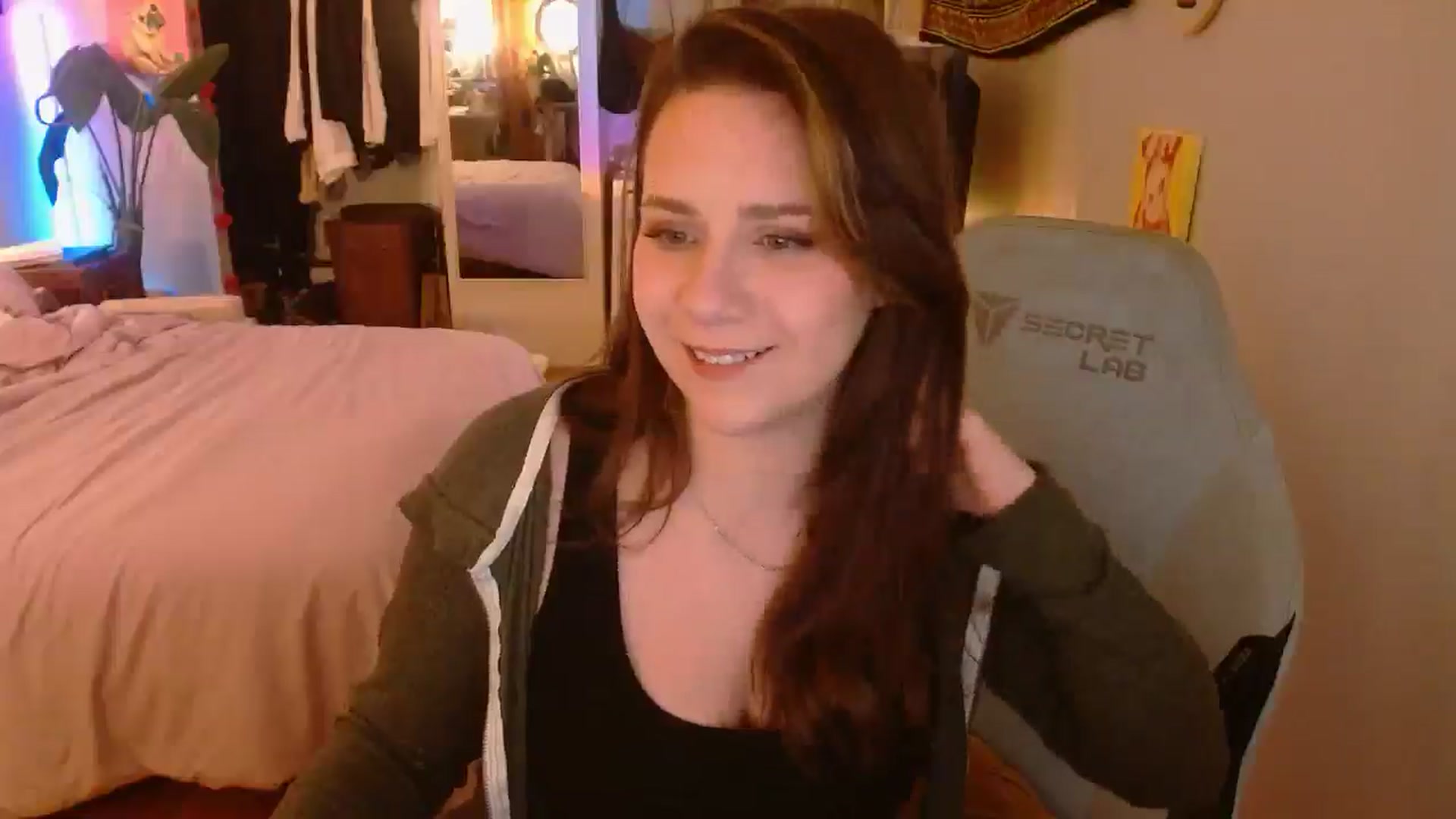 Gallery image thumbnail from Sweetestlilly's myfreecams stream on, 02/19/2025, 03:31 image 4 of 20