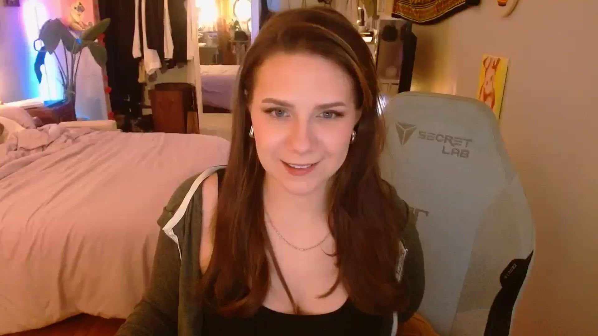 Gallery image thumbnail from Sweetestlilly's myfreecams stream on, 02/19/2025, 03:31 image 13 of 20