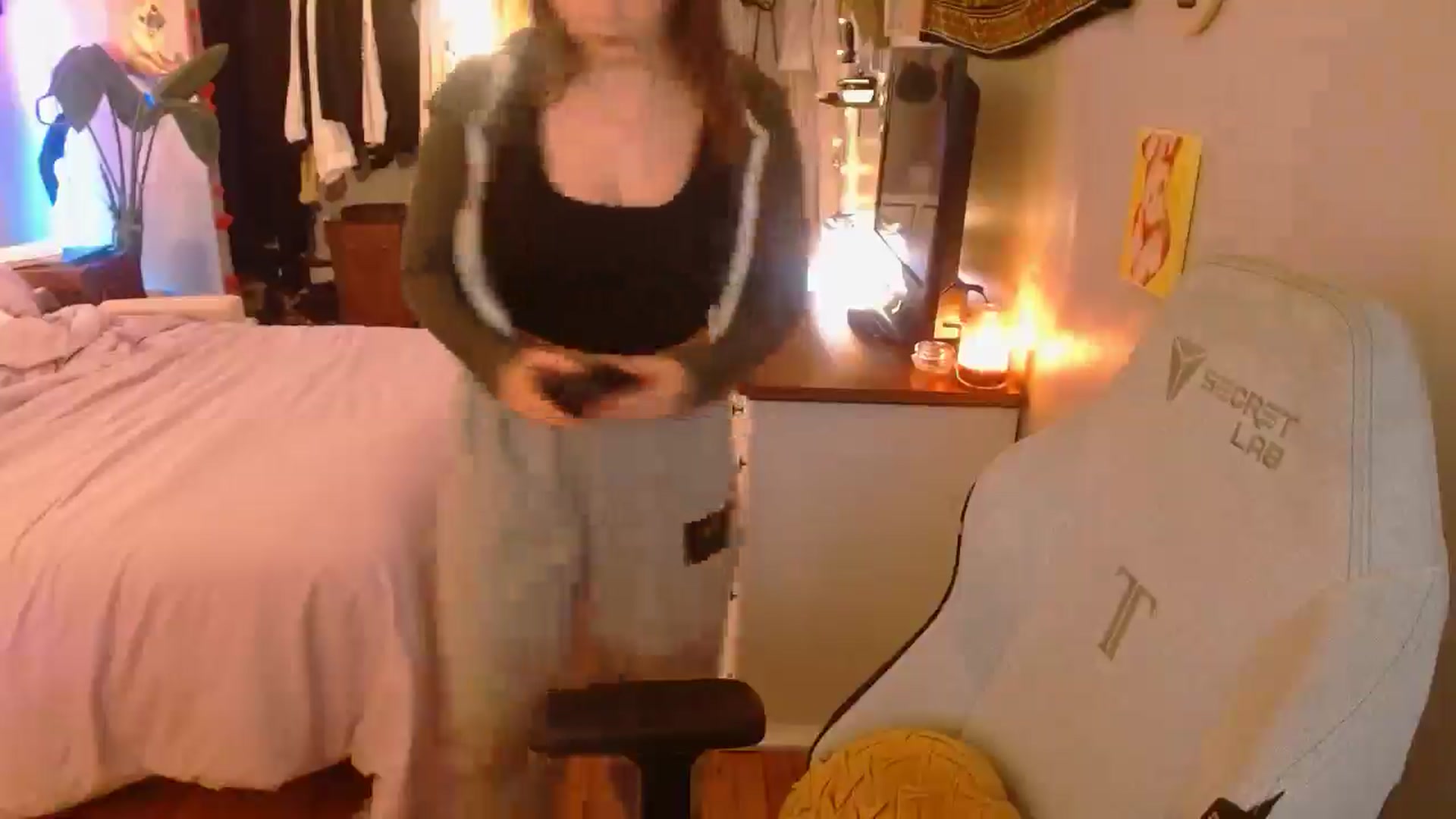 Gallery image thumbnail from Sweetestlilly's myfreecams stream on, 02/19/2025, 03:31 image 3 of 20