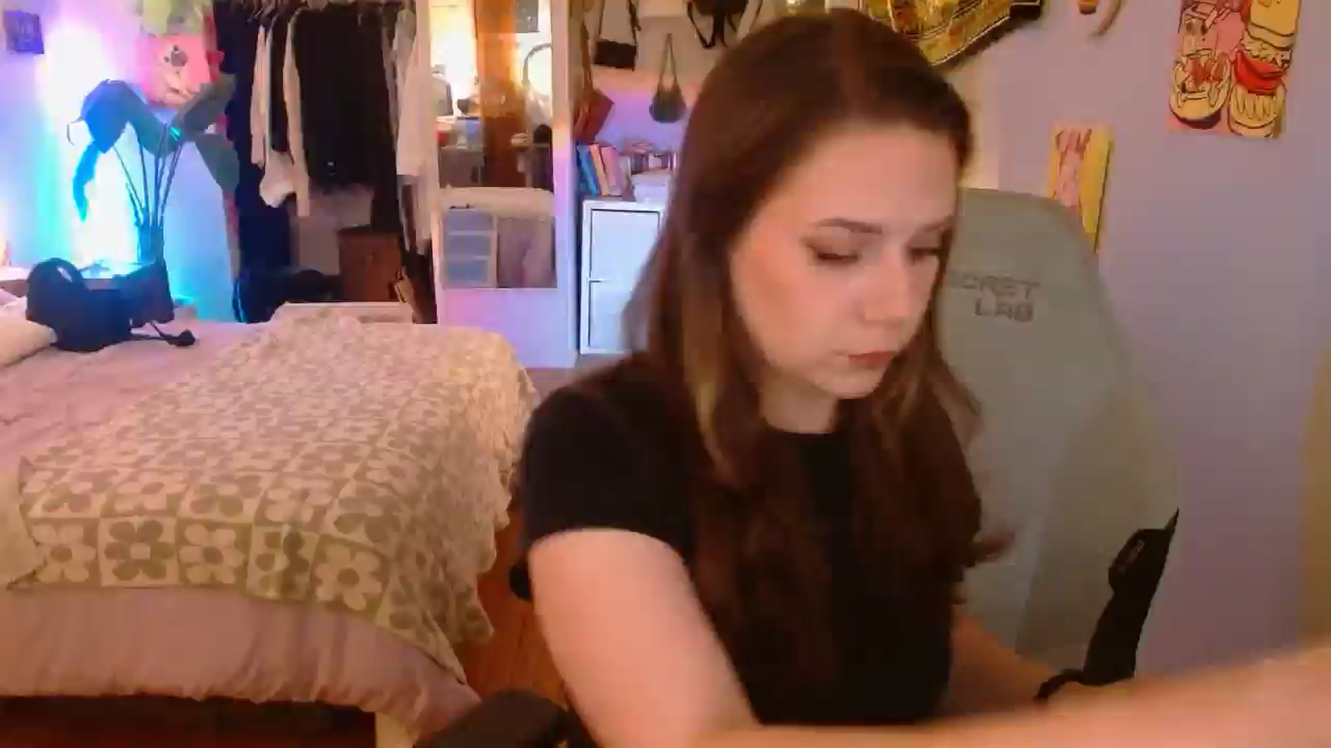 Gallery image thumbnail from Sweetestlilly's myfreecams stream on, 03/10/2025, 04:56 image 1 of 20
