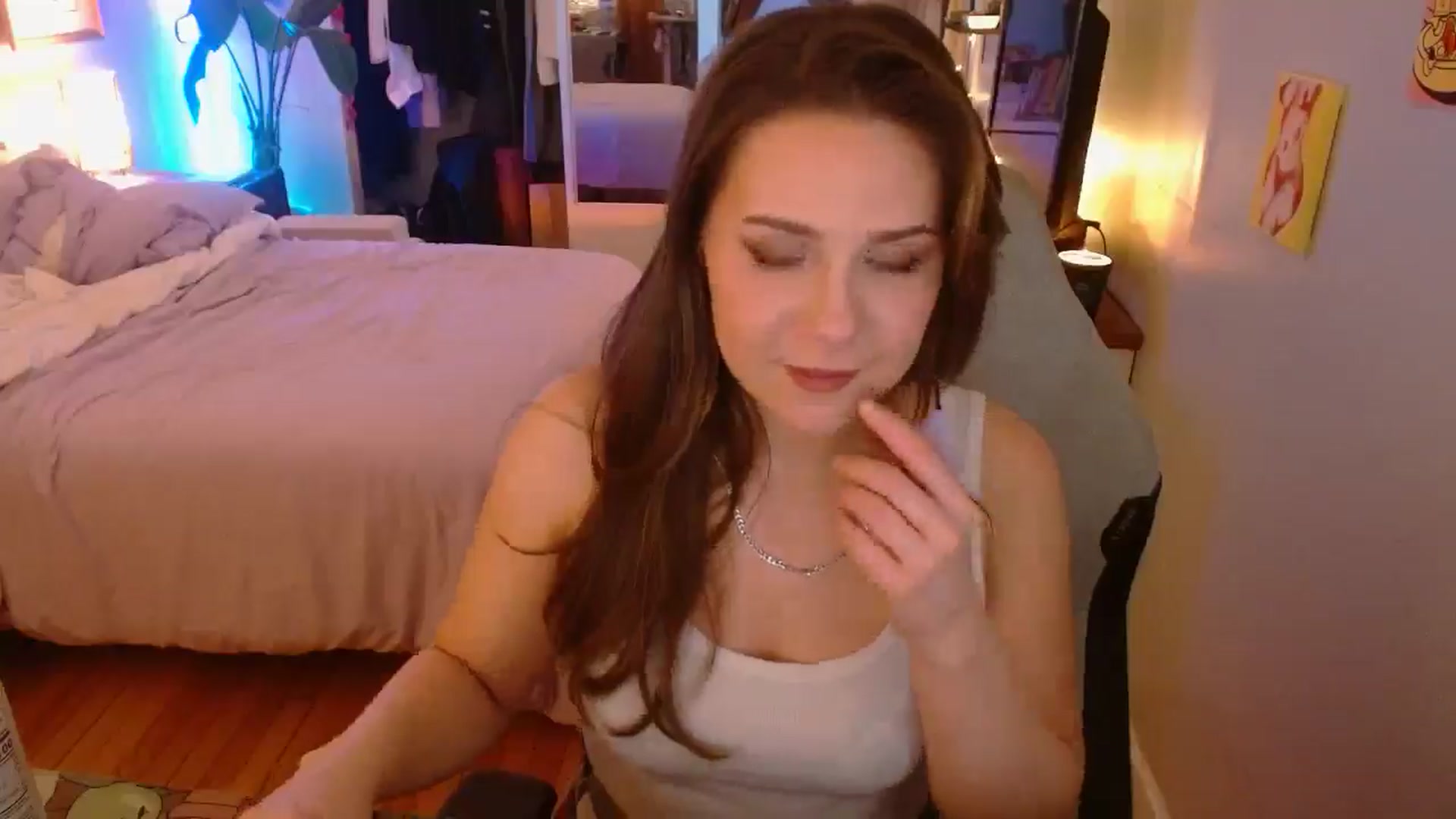 Gallery image thumbnail from Sweetestlilly's myfreecams stream on, 03/13/2025, 03:46 image 13 of 20