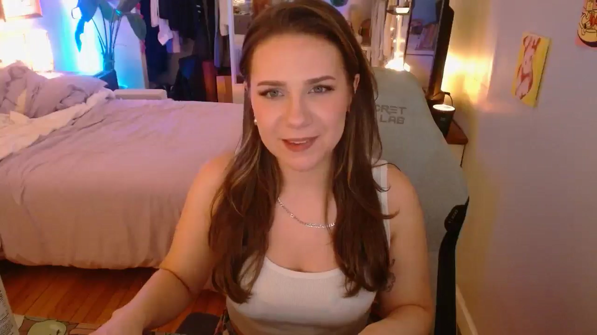 Gallery image thumbnail from Sweetestlilly's myfreecams stream on, 03/13/2025, 03:46 image 19 of 20