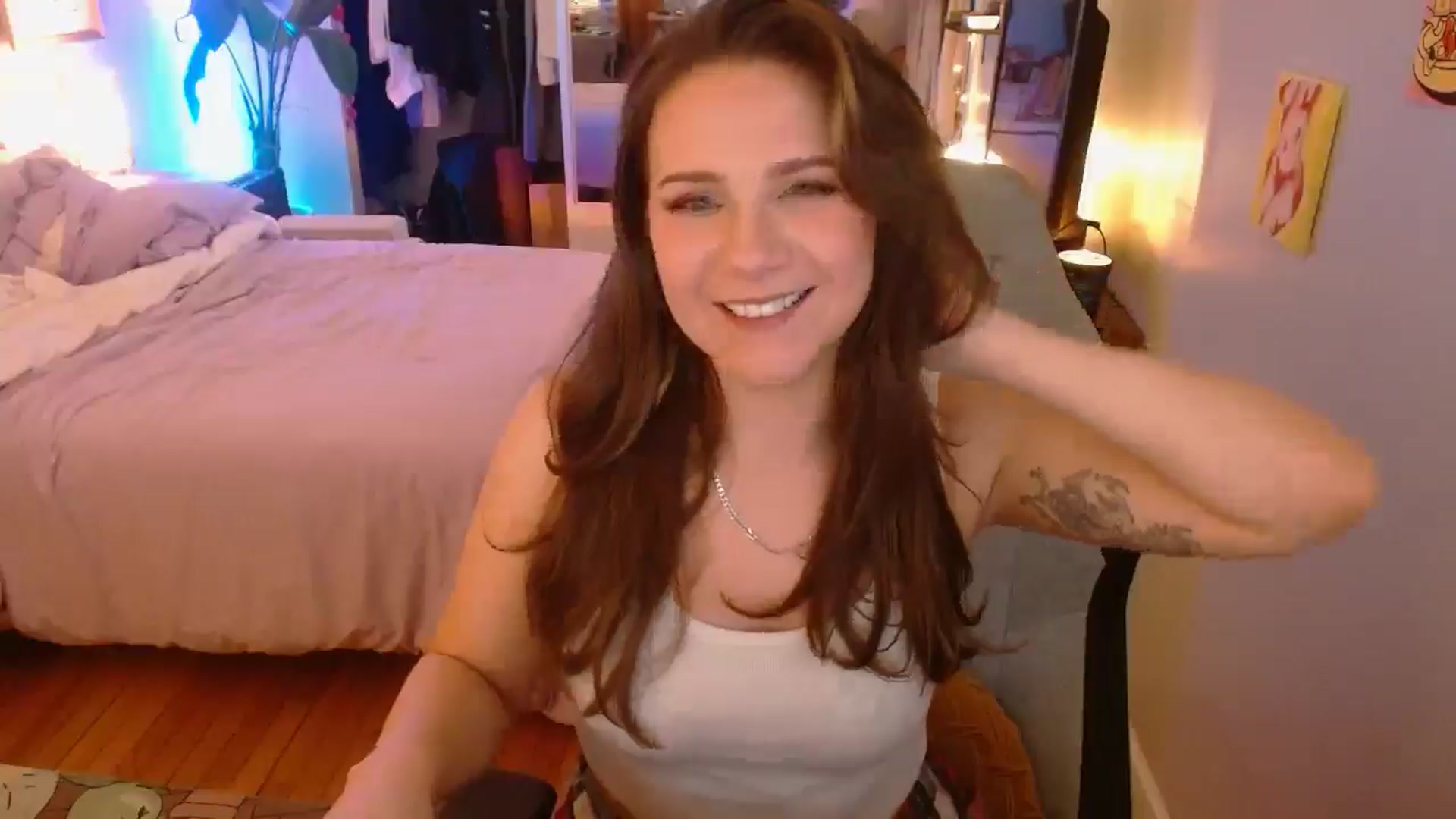 Gallery image thumbnail from Sweetestlilly's myfreecams stream on, 03/13/2025, 03:46 image 12 of 20