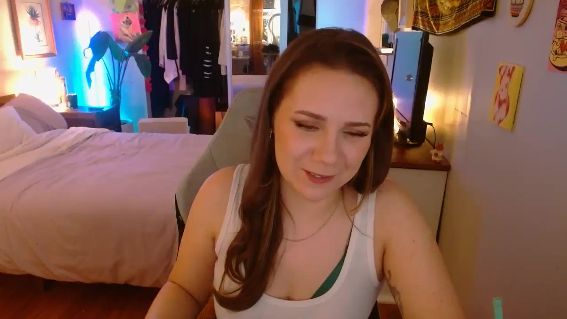 Gallery image thumbnail from Sweetestlilly's myfreecams stream on, 03/16/2025, 04:55 image 4 of 20