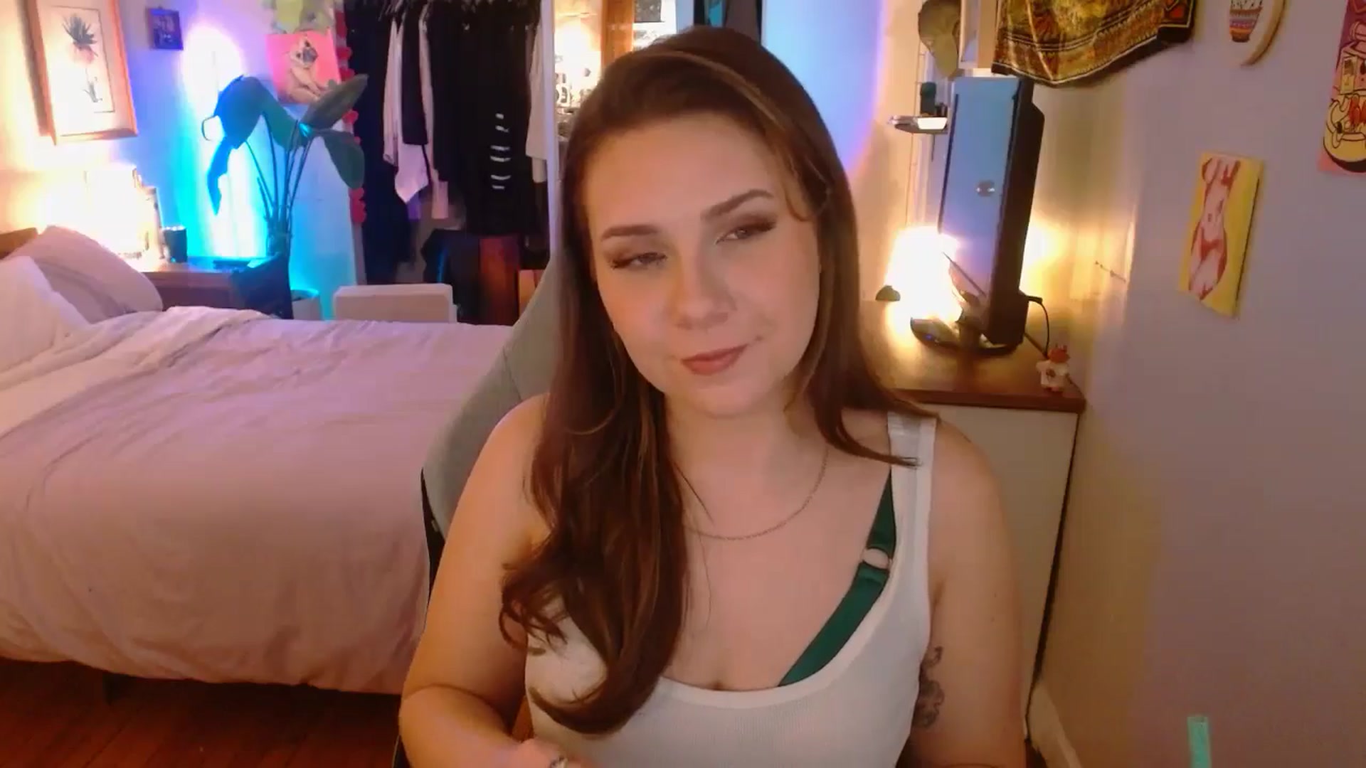 Gallery image thumbnail from Sweetestlilly's myfreecams stream on, 03/16/2025, 04:55 image 5 of 20