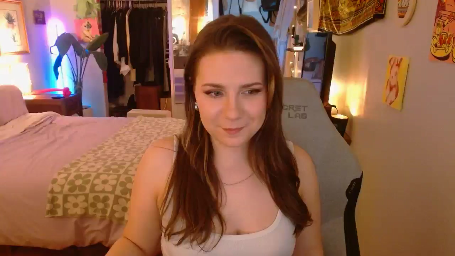 Gallery image thumbnail from Sweetestlilly's myfreecams stream on, 03/20/2025, 03:31 image 10 of 20
