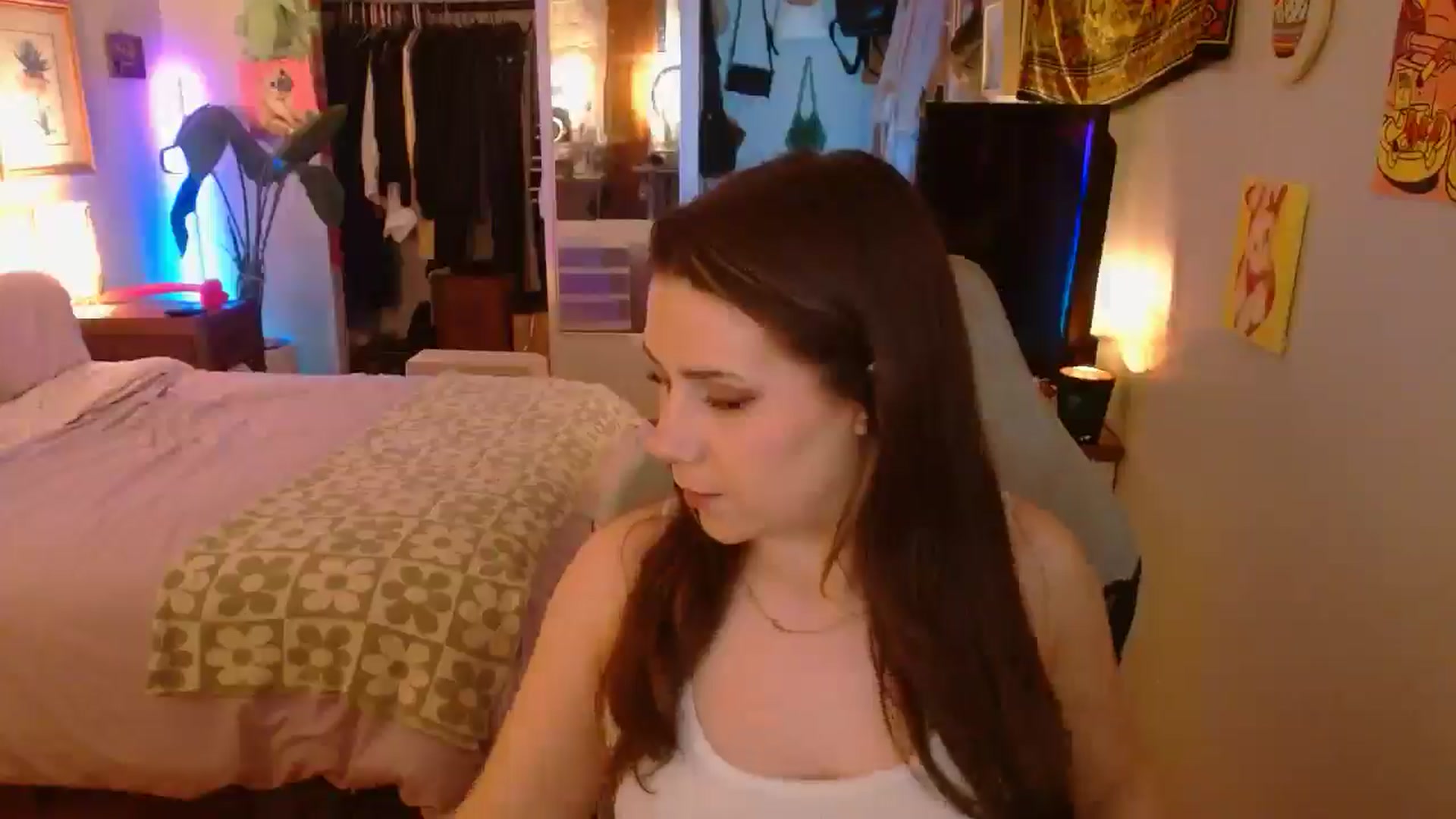 Gallery image thumbnail from Sweetestlilly's myfreecams stream on, 03/20/2025, 03:31 image 11 of 20