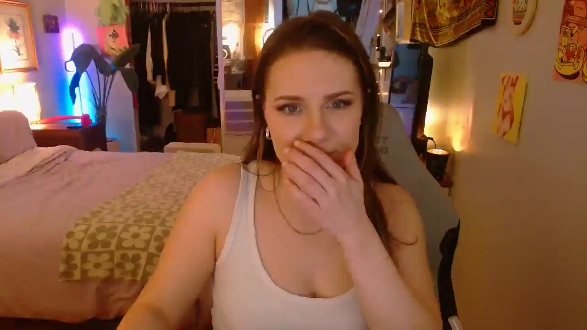 Gallery image thumbnail from Sweetestlilly's myfreecams stream on, 03/20/2025, 03:31 image 7 of 20