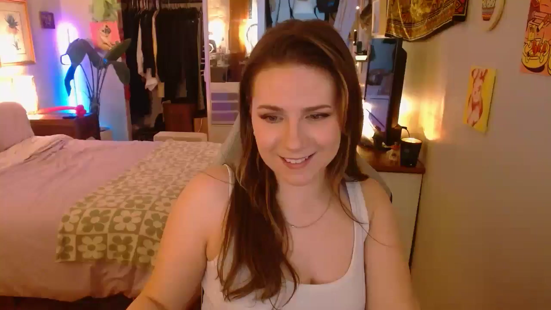 Gallery image thumbnail from Sweetestlilly's myfreecams stream on, 03/20/2025, 03:31 image 9 of 20