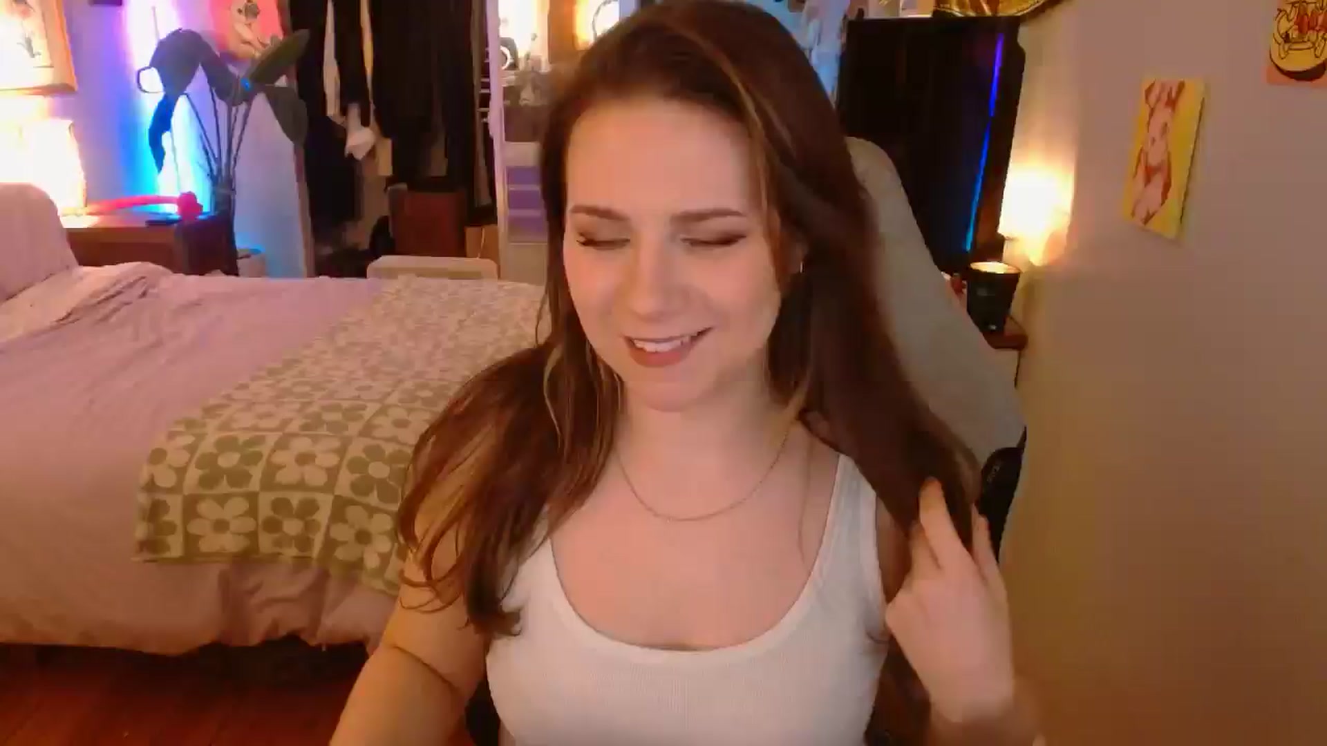 Gallery image thumbnail from Sweetestlilly's myfreecams stream on, 03/20/2025, 03:31 image 13 of 20