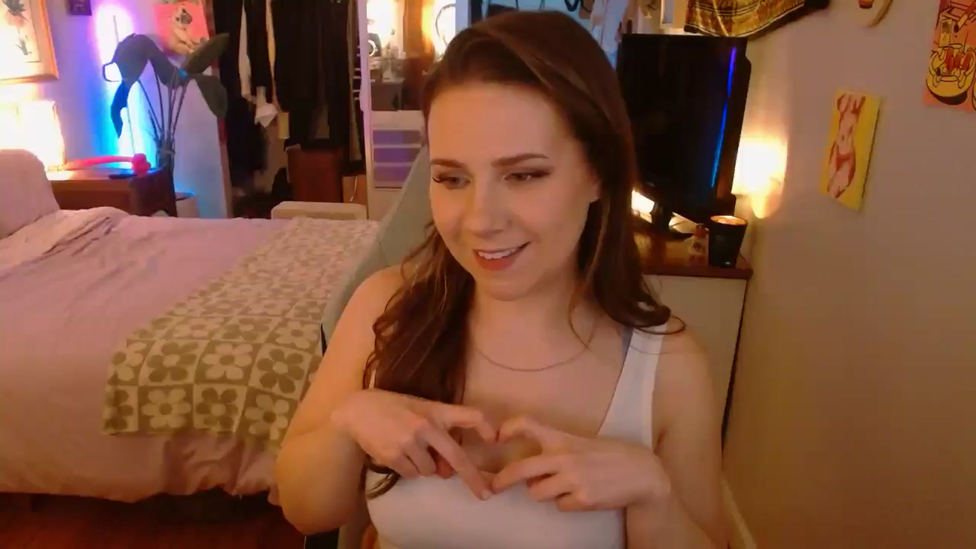 Gallery image thumbnail from Sweetestlilly's myfreecams stream on, 03/20/2025, 03:31 image 20 of 20