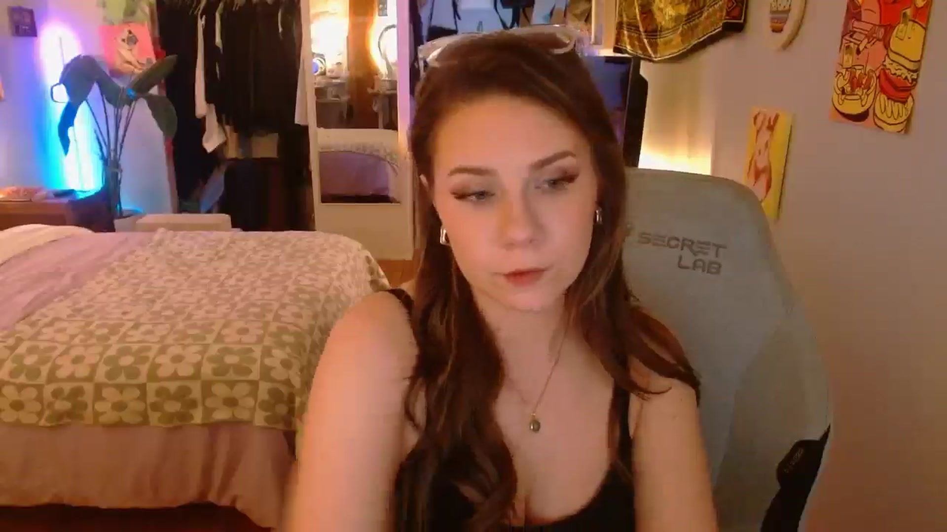 Gallery image thumbnail from Sweetestlilly's myfreecams stream on, 04/02/2025, 02:43 image 17 of 20