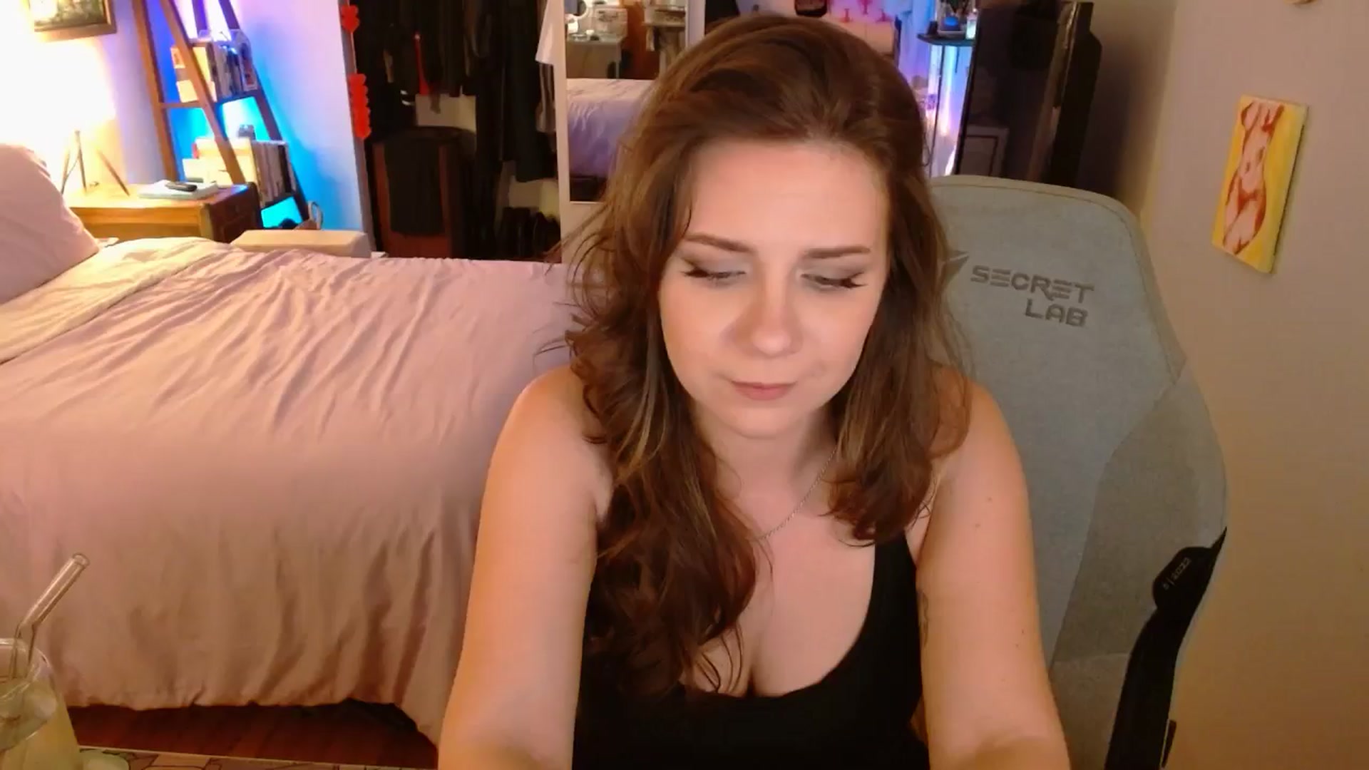 Gallery image thumbnail from Sweetestlilly's myfreecams stream on, 08/24/2025, 02:28 image 5 of 20