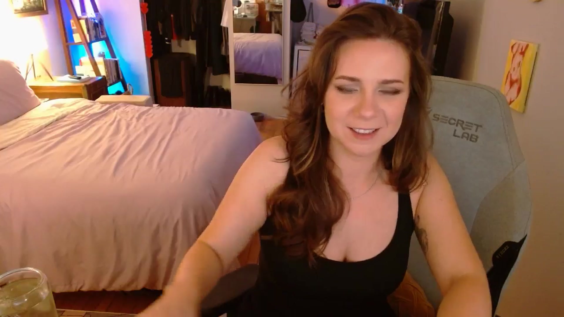 Gallery image thumbnail from Sweetestlilly's myfreecams stream on, 08/24/2025, 02:28 image 4 of 20