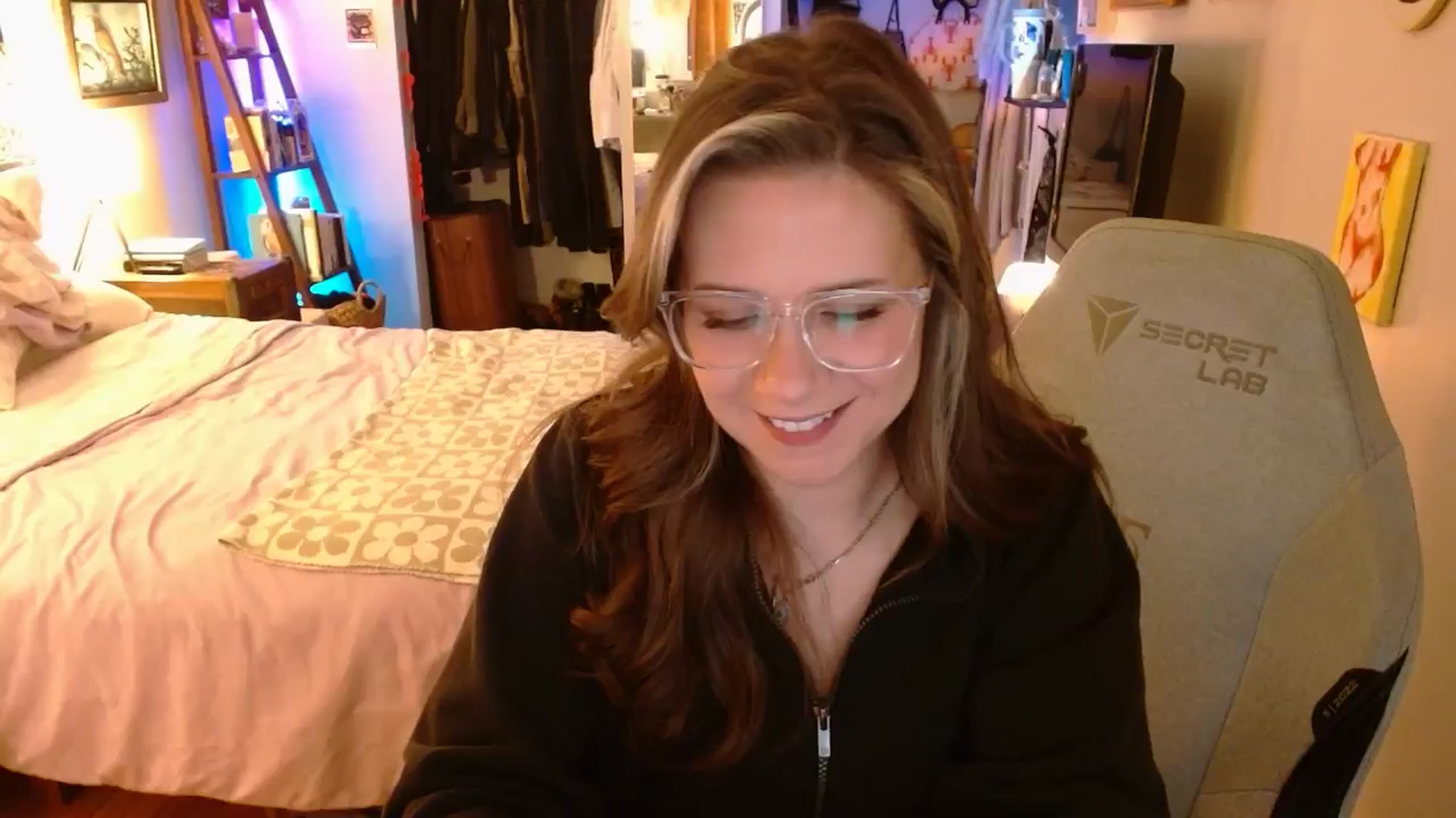 Gallery image thumbnail from Sweetestlilly's myfreecams stream on, 11/18/2025, 24:51 image 14 of 20