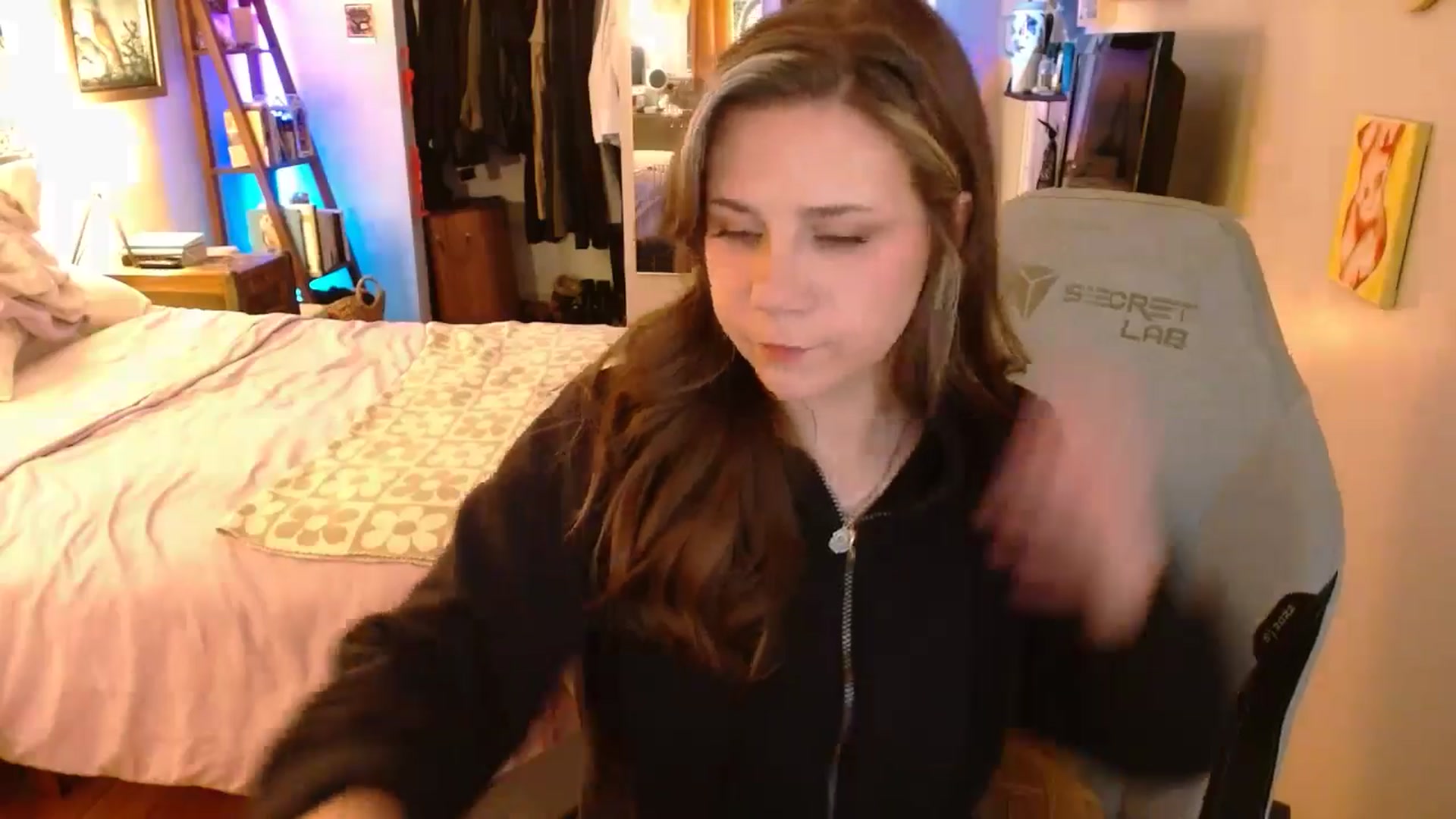 Gallery image thumbnail from Sweetestlilly's myfreecams stream on, 11/18/2025, 24:51 image 5 of 20