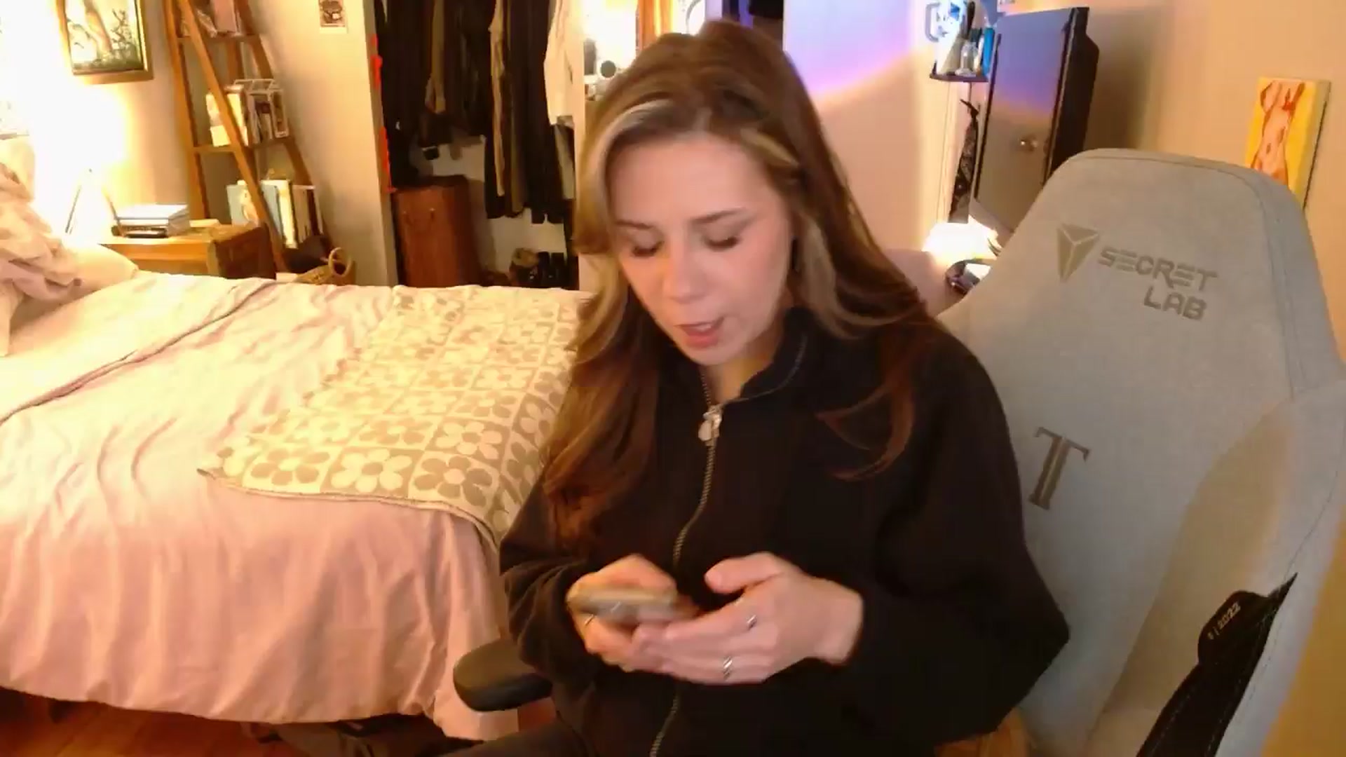 Gallery image thumbnail from Sweetestlilly's myfreecams stream on, 11/18/2025, 24:51 image 1 of 20