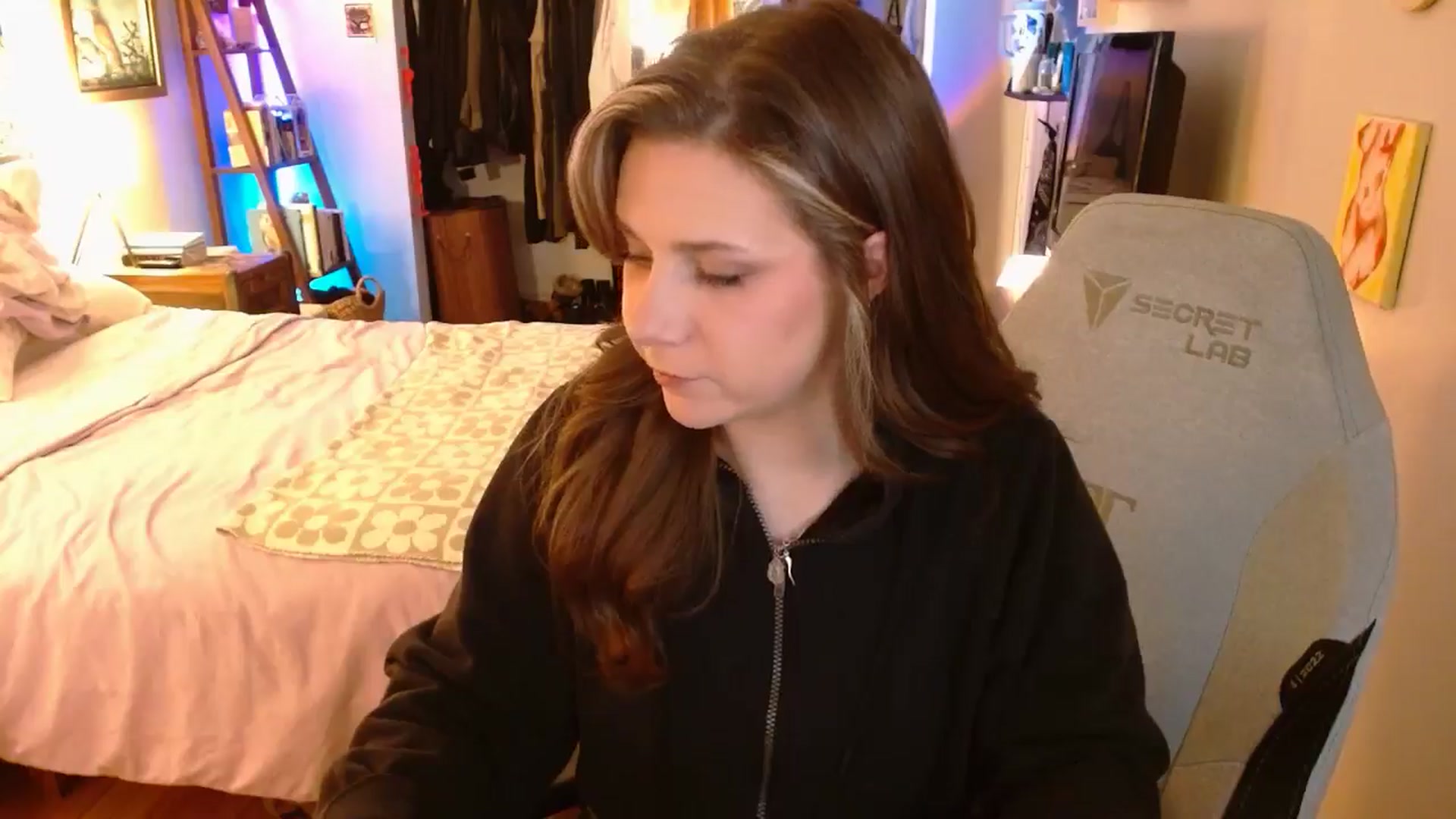 Gallery image thumbnail from Sweetestlilly's myfreecams stream on, 11/18/2025, 24:51 image 6 of 20