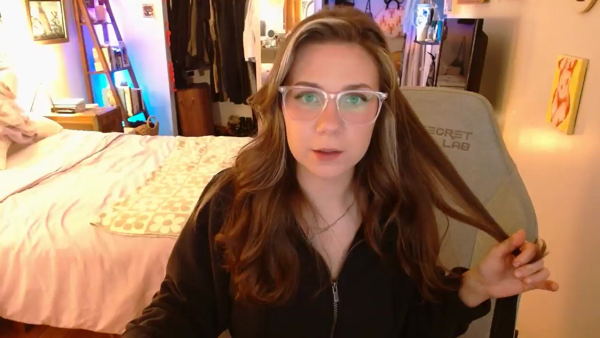 Gallery image thumbnail from Sweetestlilly's myfreecams stream on, 11/18/2025, 24:51 image 12 of 20