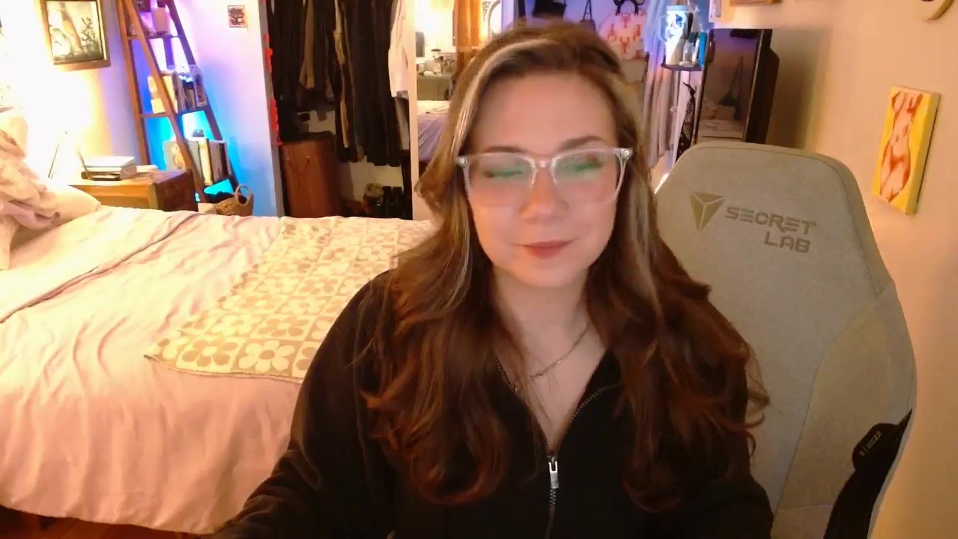 Gallery image thumbnail from Sweetestlilly's myfreecams stream on, 11/18/2025, 24:51 image 18 of 20