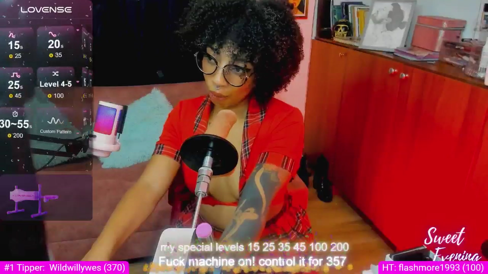 Gallery image thumbnail from Sweetevening's myfreecams stream on, 07/01/2024, 14:21 image 15 of 20