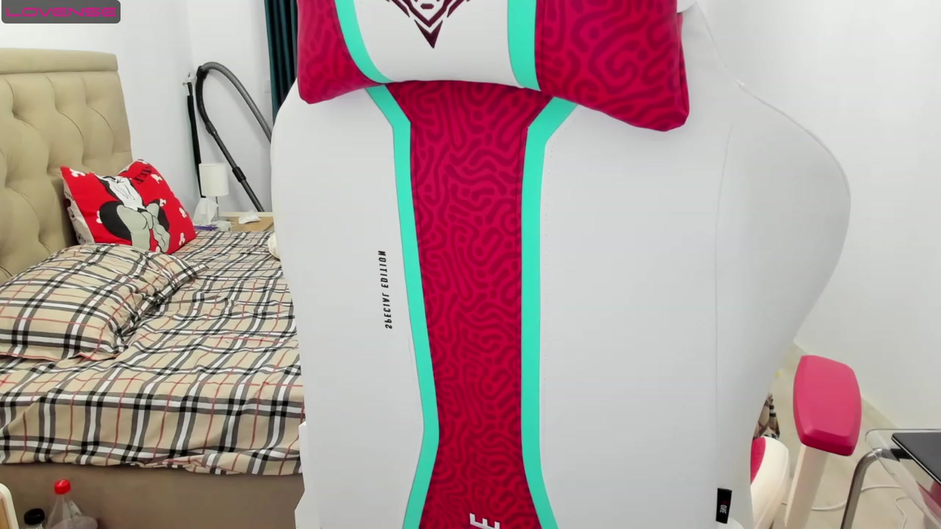 Gallery image thumbnail from Sweetlolaa's myfreecams stream on, 05/17/2023, 11:15 image 2 of 20