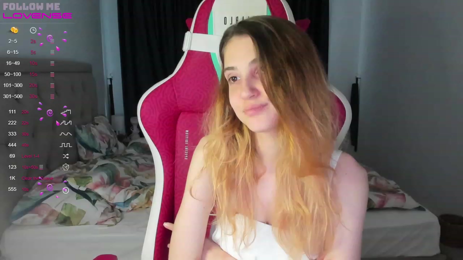 Gallery image thumbnail from Sweetlolaa's myfreecams stream on, 06/15/2023, 17:22 image 6 of 20