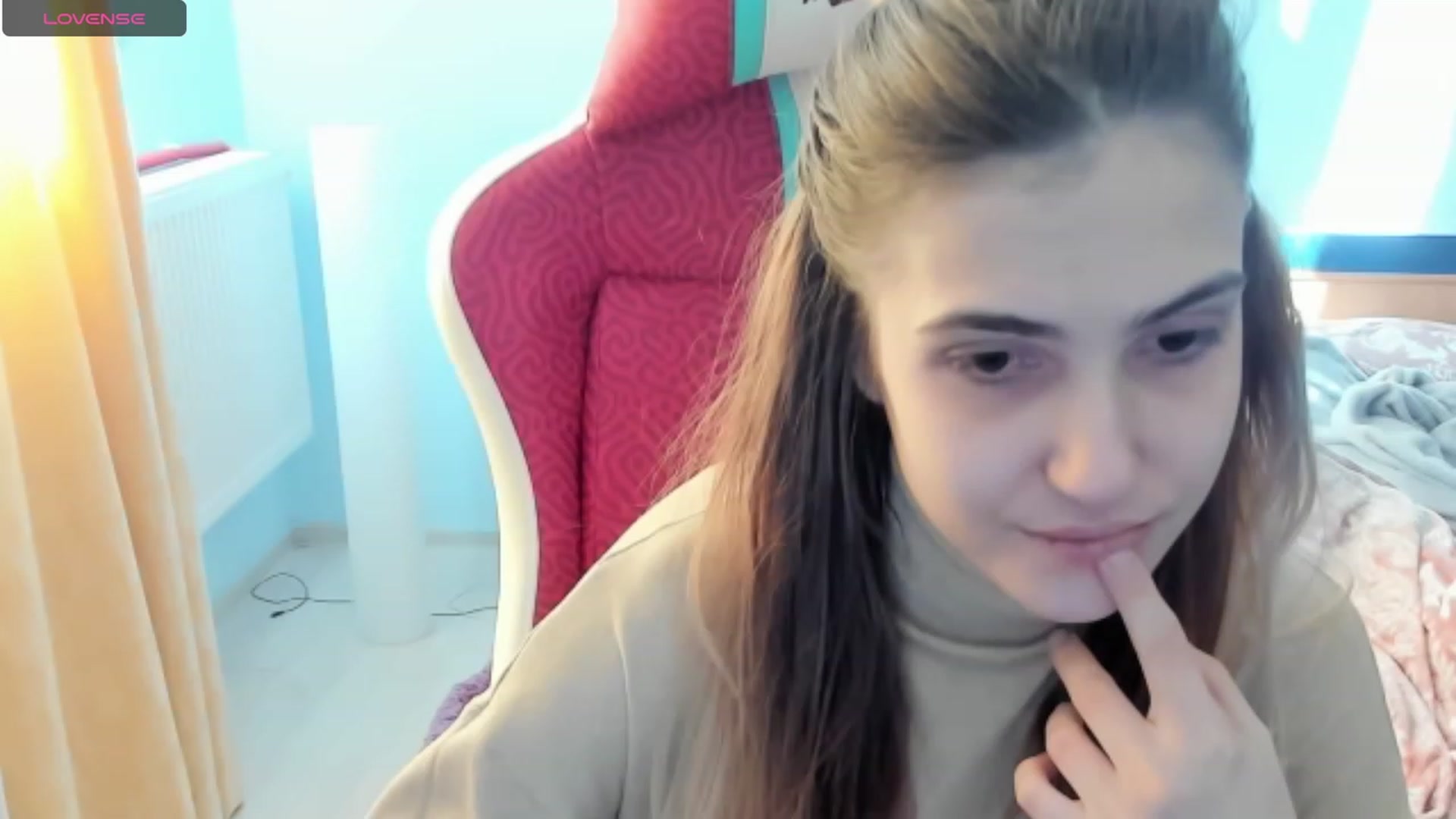Gallery image thumbnail from Sweetlolaa's myfreecams stream on, 12/12/2023, 12:45 image 4 of 20