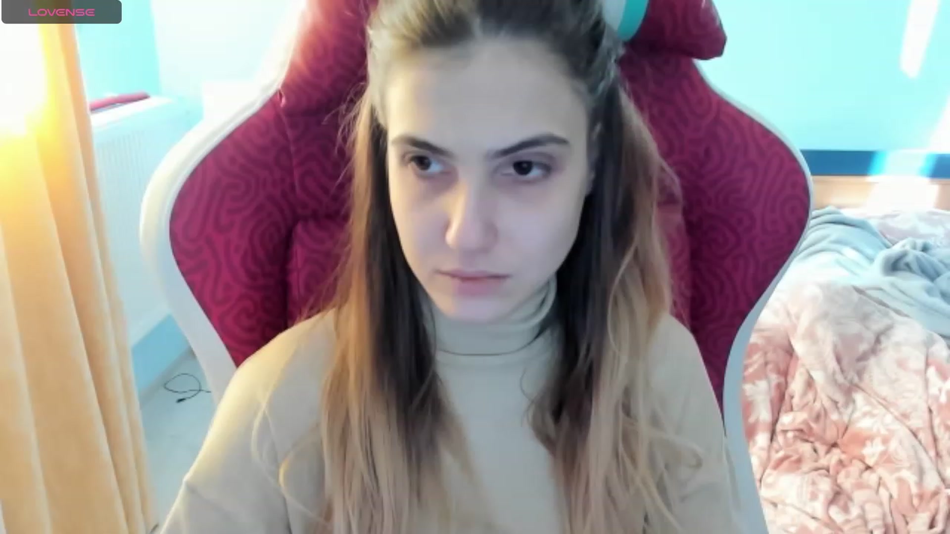 Gallery image thumbnail from Sweetlolaa's myfreecams stream on, 12/12/2023, 12:45 image 17 of 20