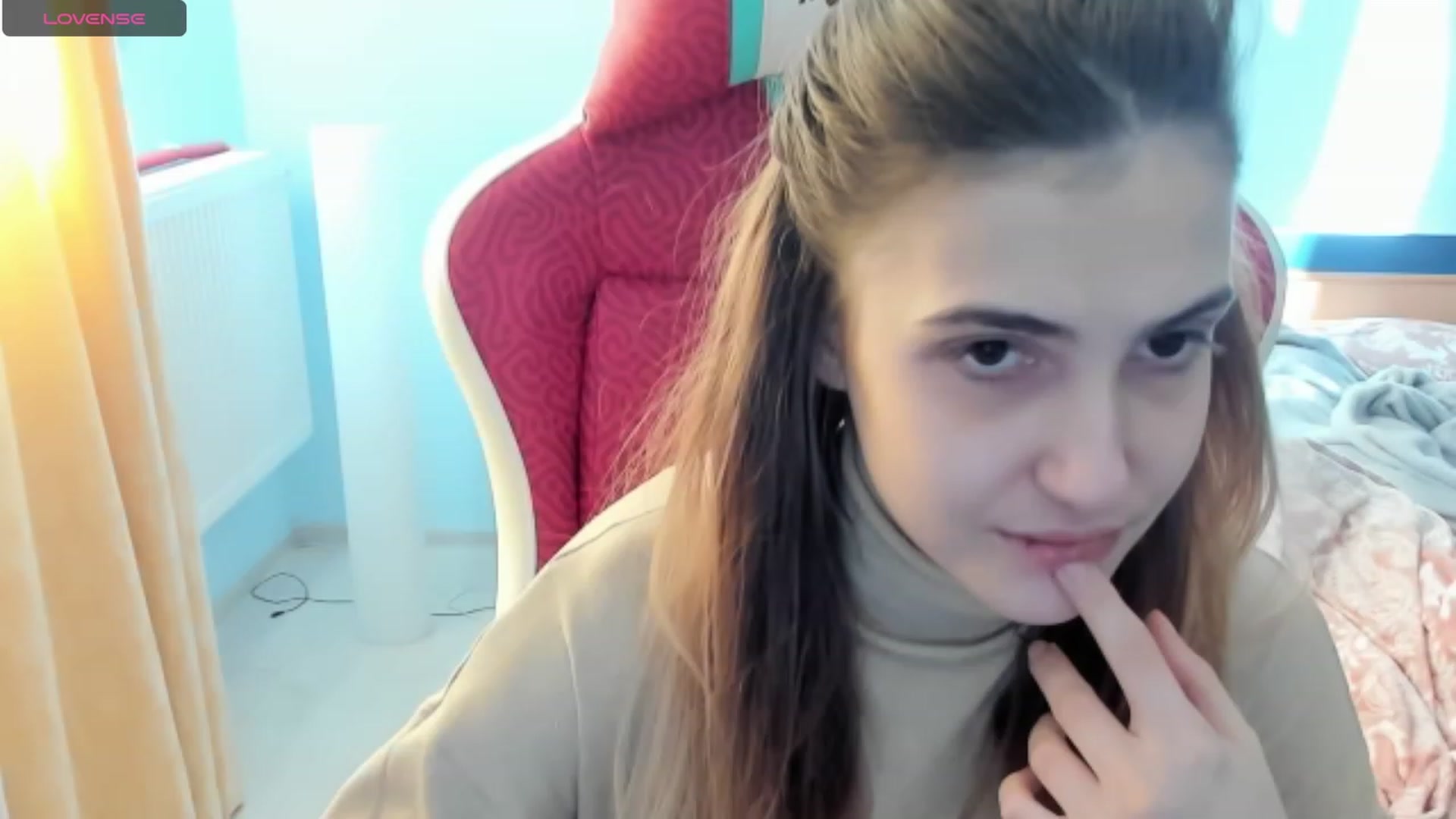 Gallery image thumbnail from Sweetlolaa's myfreecams stream on, 12/12/2023, 12:45 image 3 of 20