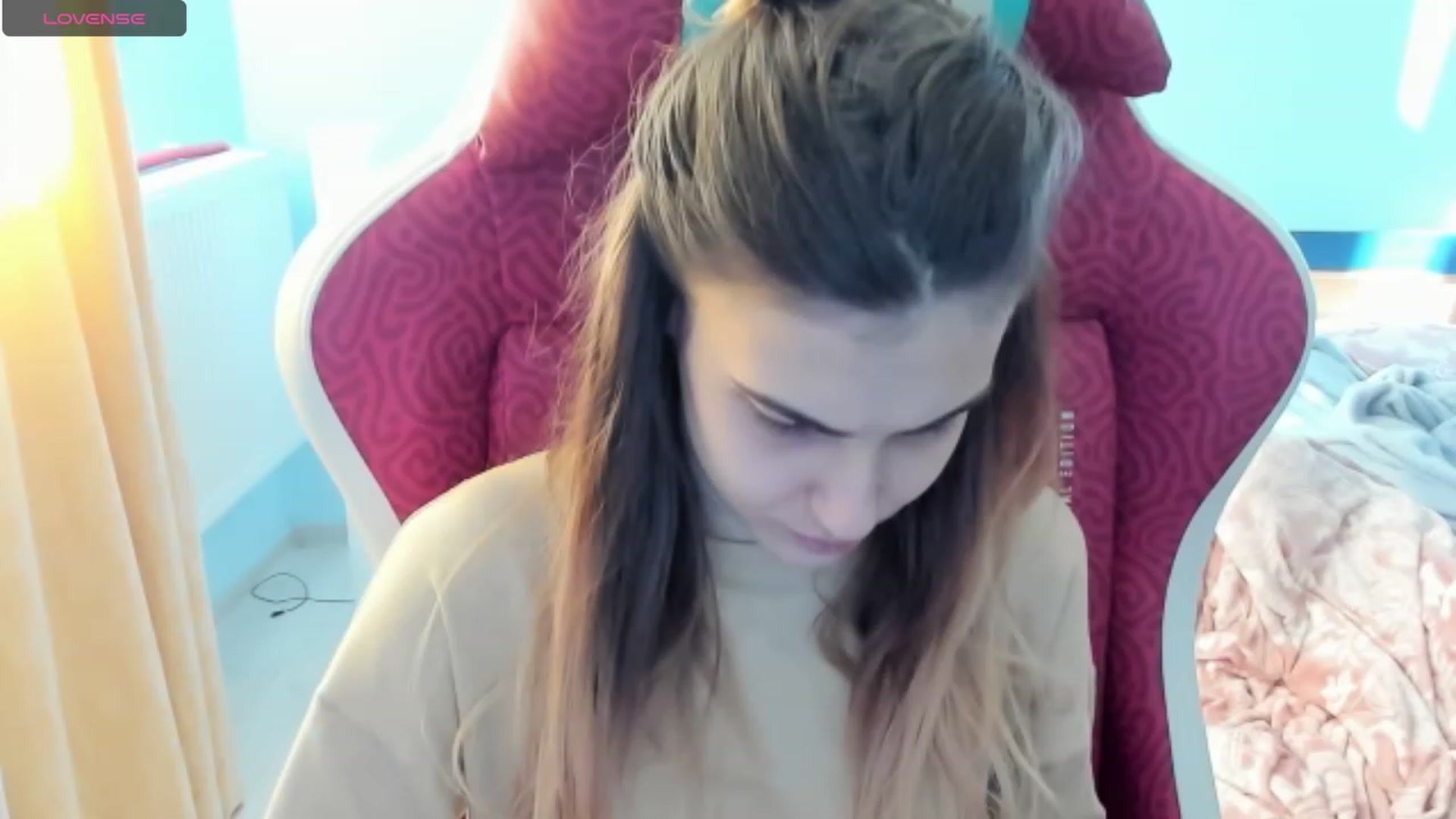 Gallery image thumbnail from Sweetlolaa's myfreecams stream on, 12/12/2023, 12:45 image 19 of 20