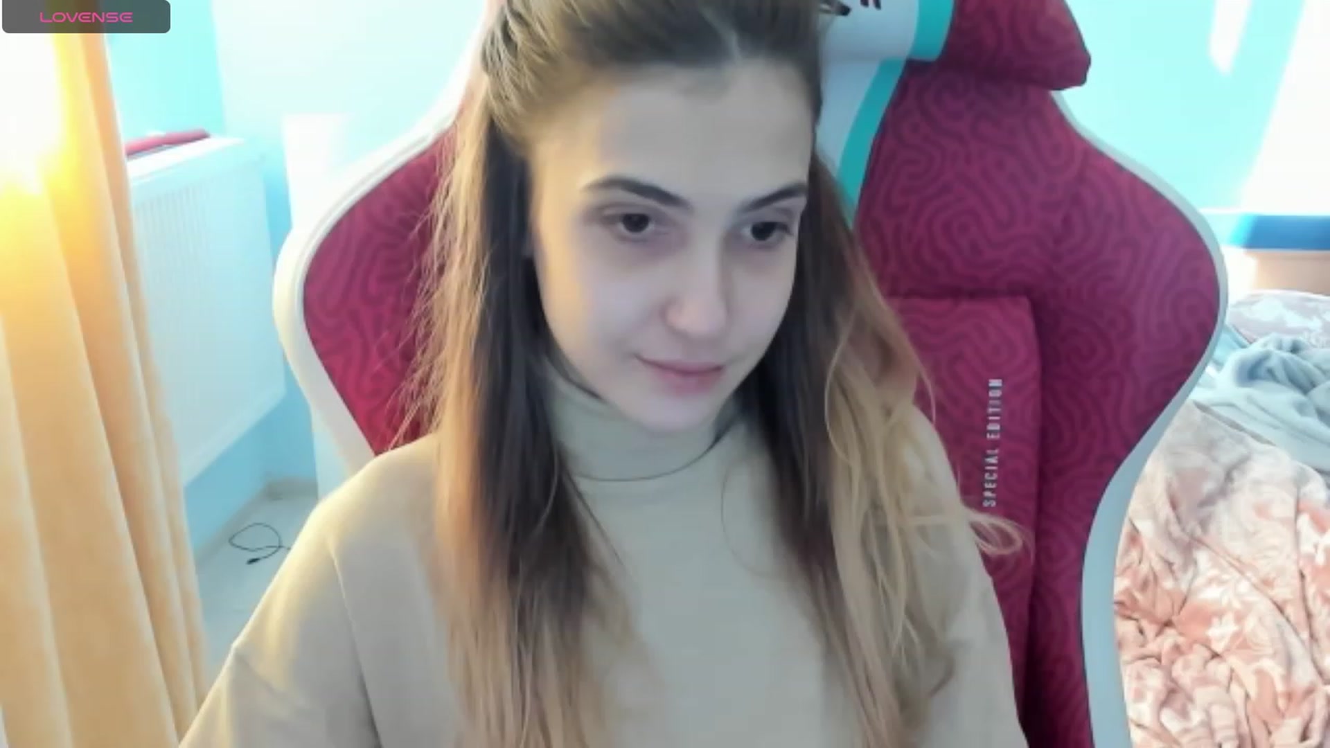 Gallery image thumbnail from Sweetlolaa's myfreecams stream on, 12/12/2023, 12:45 image 10 of 20