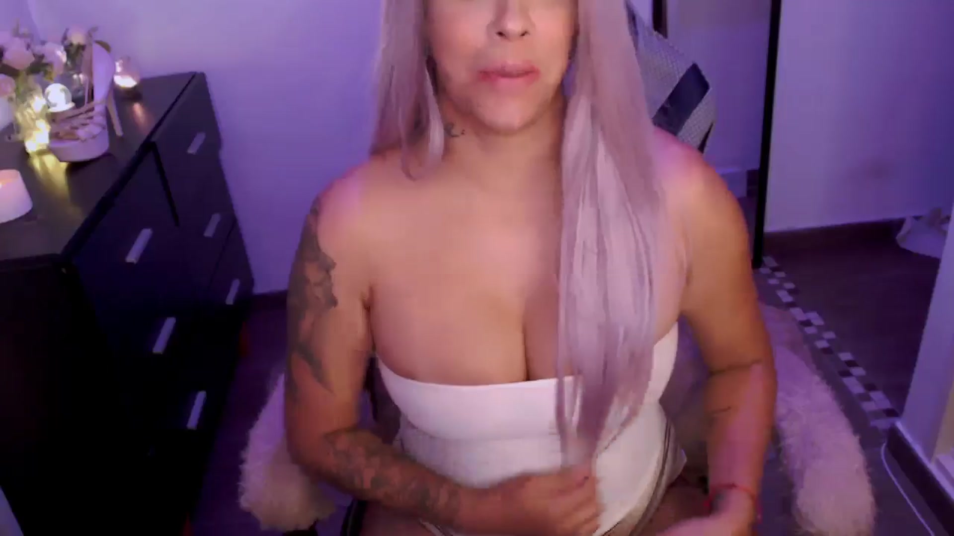 Gallery image thumbnail from Sweetmariaca's myfreecams stream on, 03/27/2026, 16:19 image 18 of 20