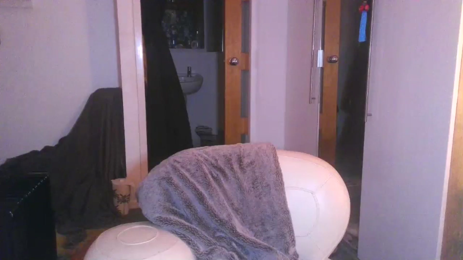 Gallery image thumbnail from SweetnSluttyx's myfreecams stream on, 10/28/2023, 04:49 image 6 of 20