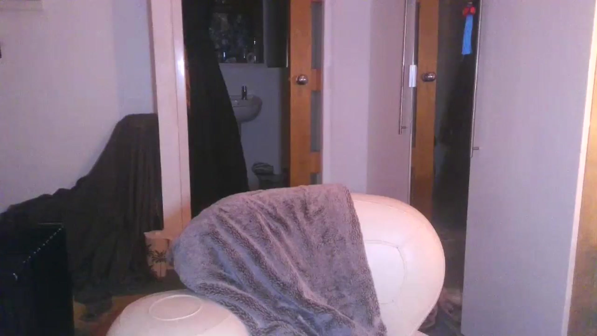 Gallery image thumbnail from SweetnSluttyx's myfreecams stream on, 10/28/2023, 04:49 image 8 of 20