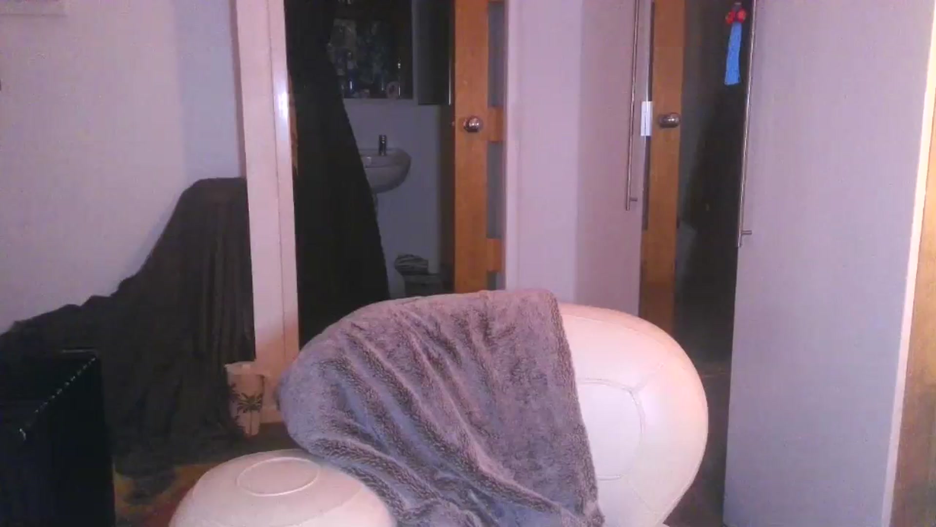 Gallery image thumbnail from SweetnSluttyx's myfreecams stream on, 10/28/2023, 04:49 image 5 of 20