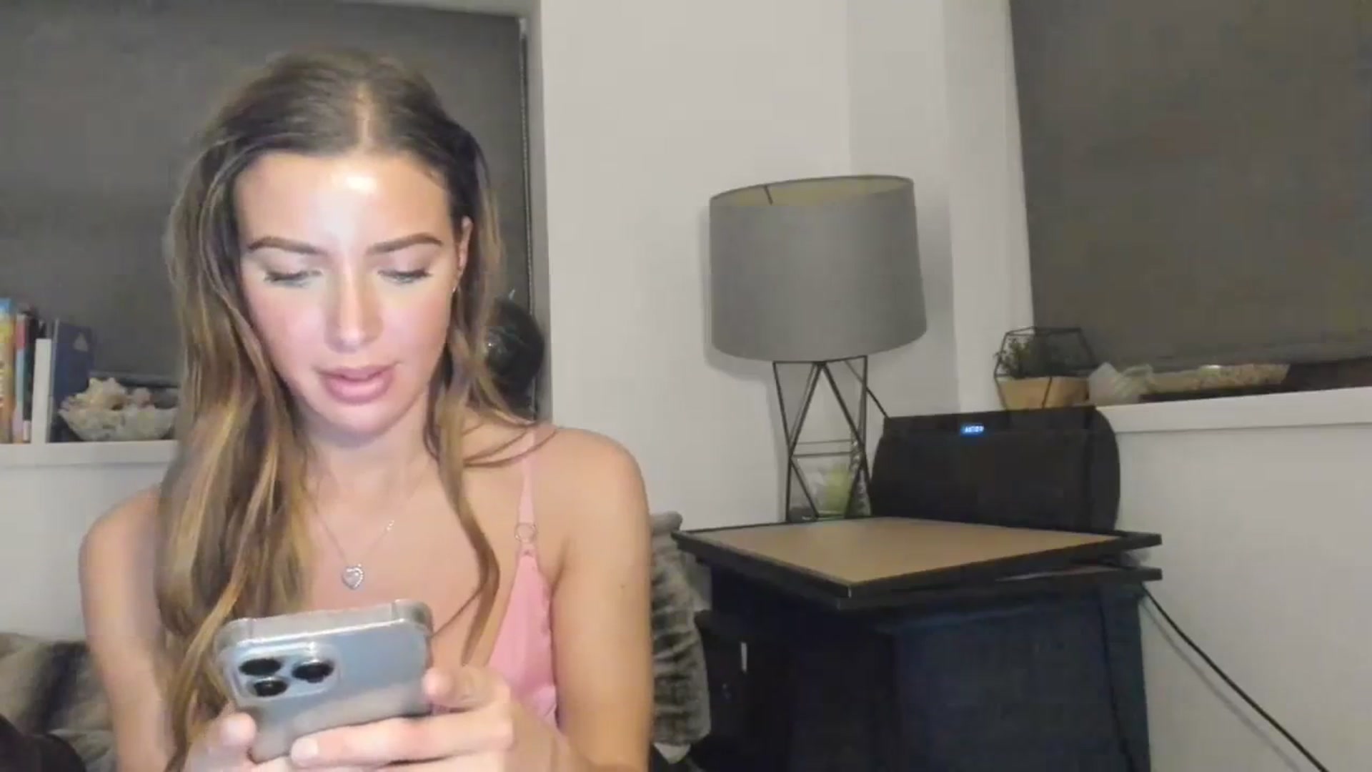 Gallery image thumbnail from SweetnSluttyx's myfreecams stream on, 01/15/2024, 24:13 image 19 of 20