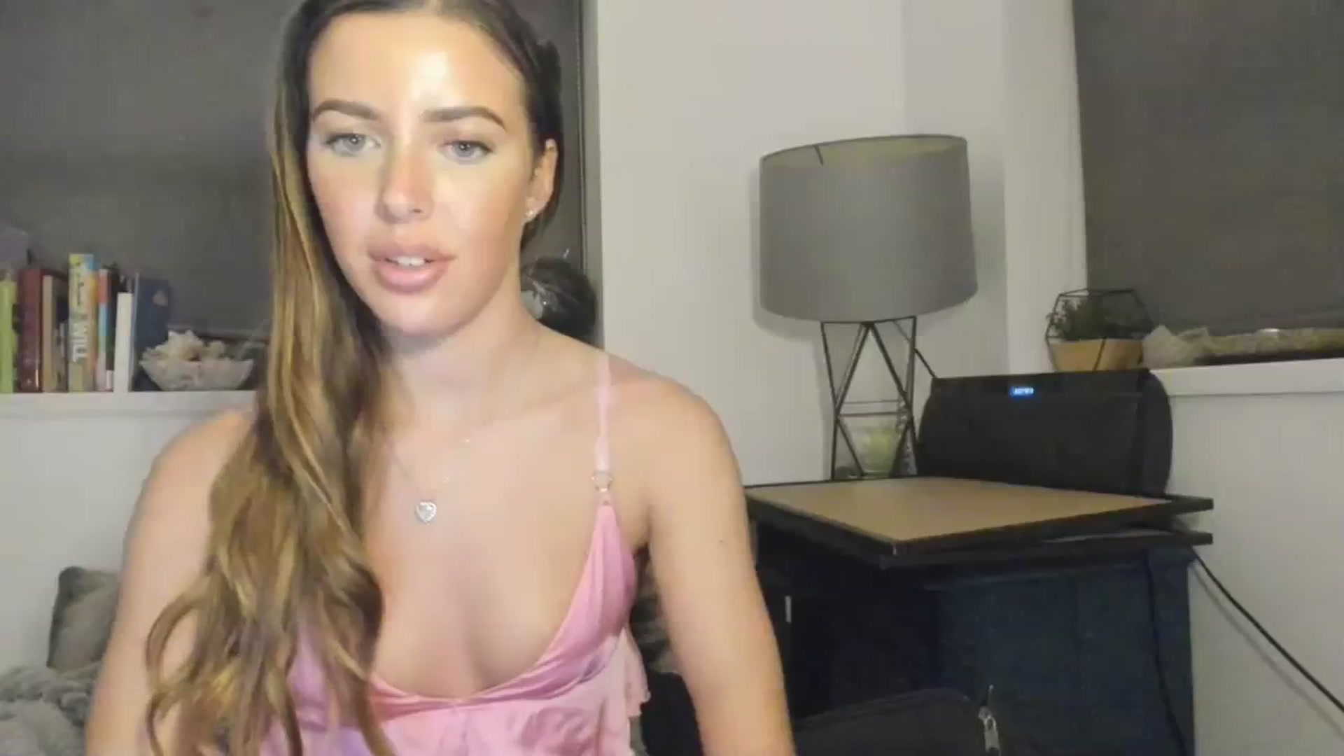 Gallery image thumbnail from SweetnSluttyx's myfreecams stream on, 01/15/2024, 24:13 image 7 of 20
