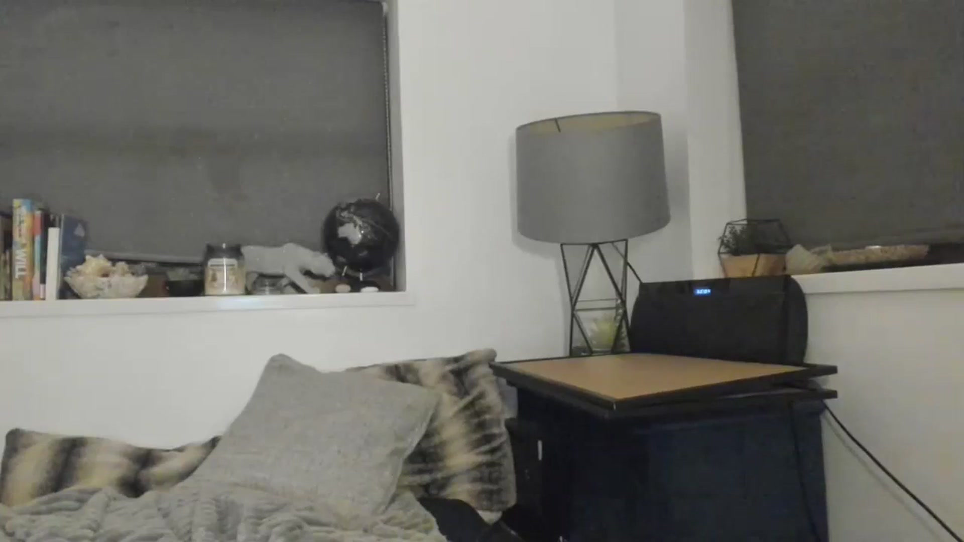 Gallery image thumbnail from SweetnSluttyx's myfreecams stream on, 01/15/2024, 24:13 image 13 of 20