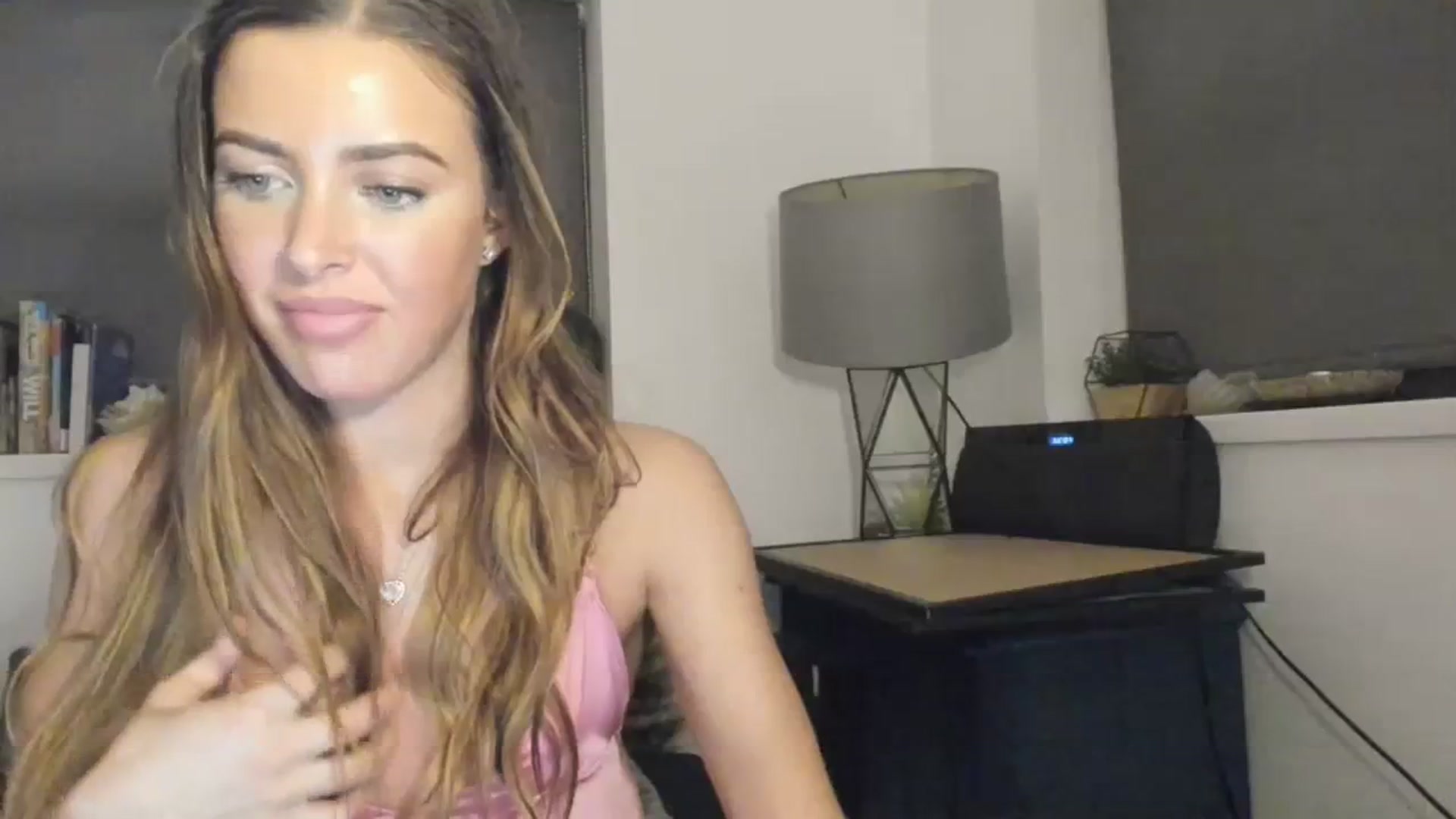 Gallery image thumbnail from SweetnSluttyx's myfreecams stream on, 01/15/2024, 24:13 image 15 of 20