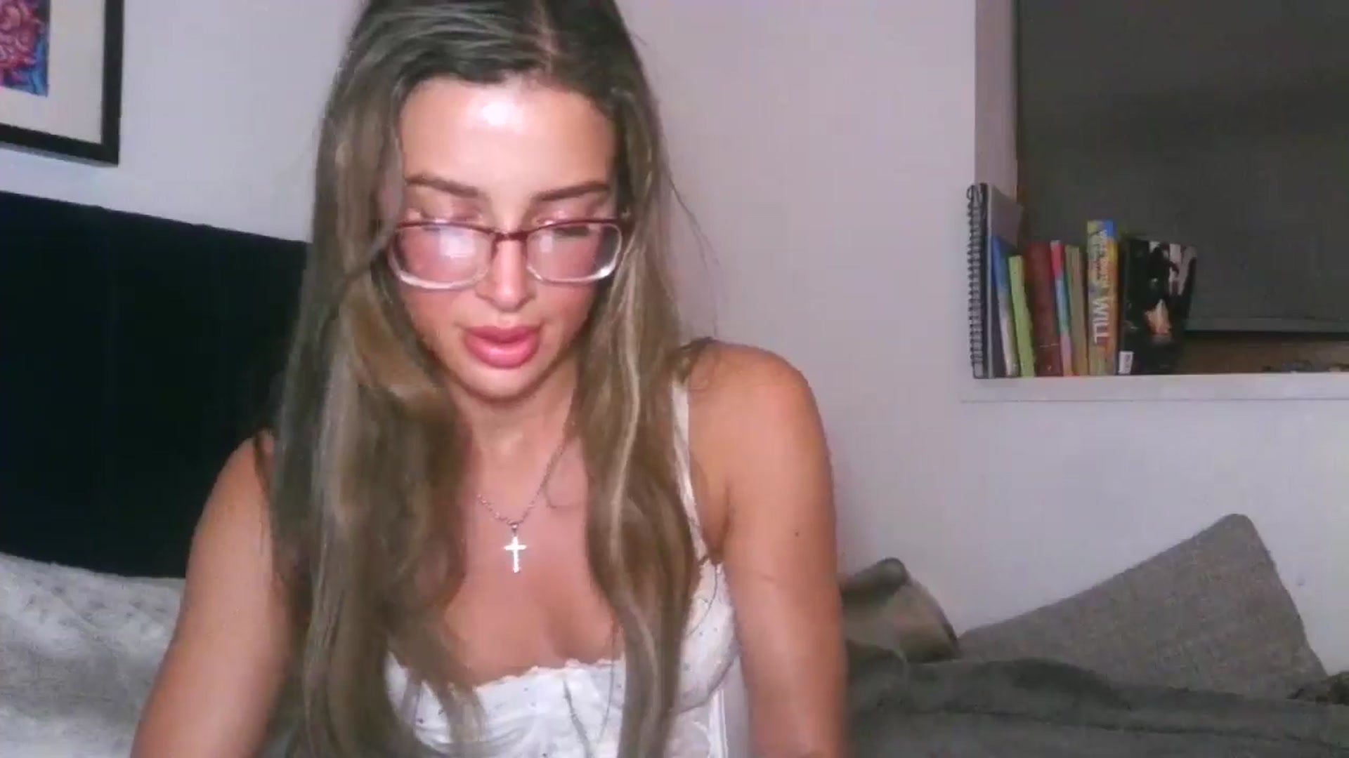 Gallery image thumbnail from SweetnSluttyx's myfreecams stream on, 05/20/2024, 24:00 image 17 of 20