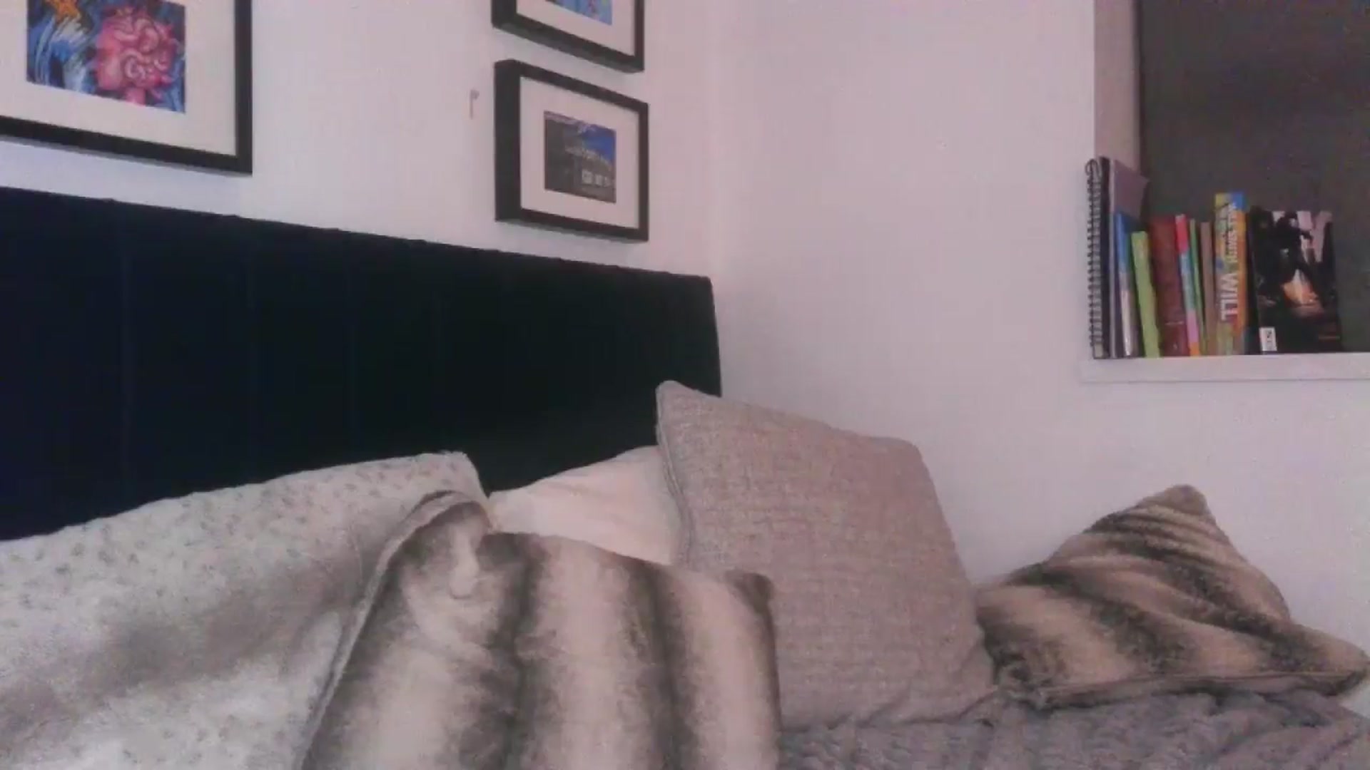 Gallery image thumbnail from SweetnSluttyx's myfreecams stream on, 05/23/2024, 24:25 image 15 of 20