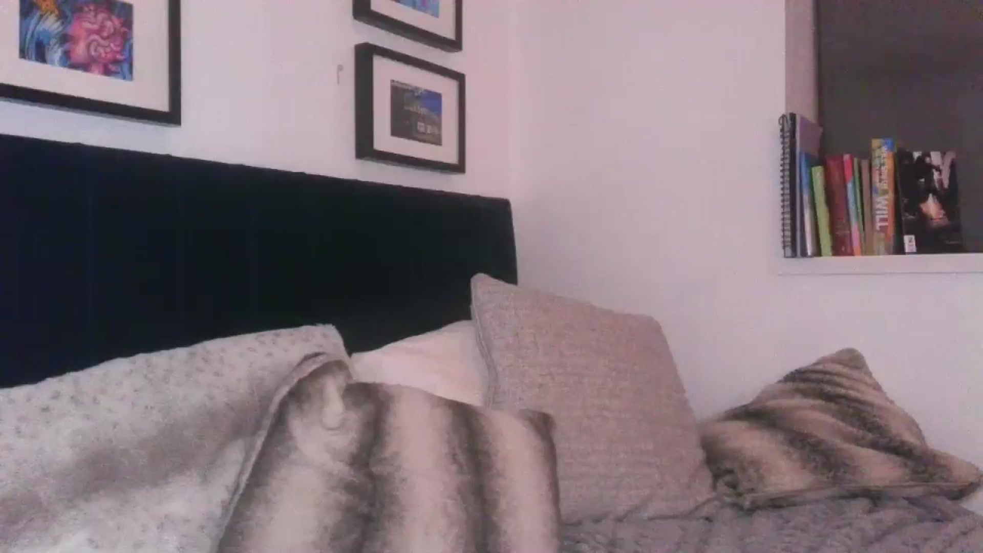 Gallery image thumbnail from SweetnSluttyx's myfreecams stream on, 05/23/2024, 24:25 image 17 of 20